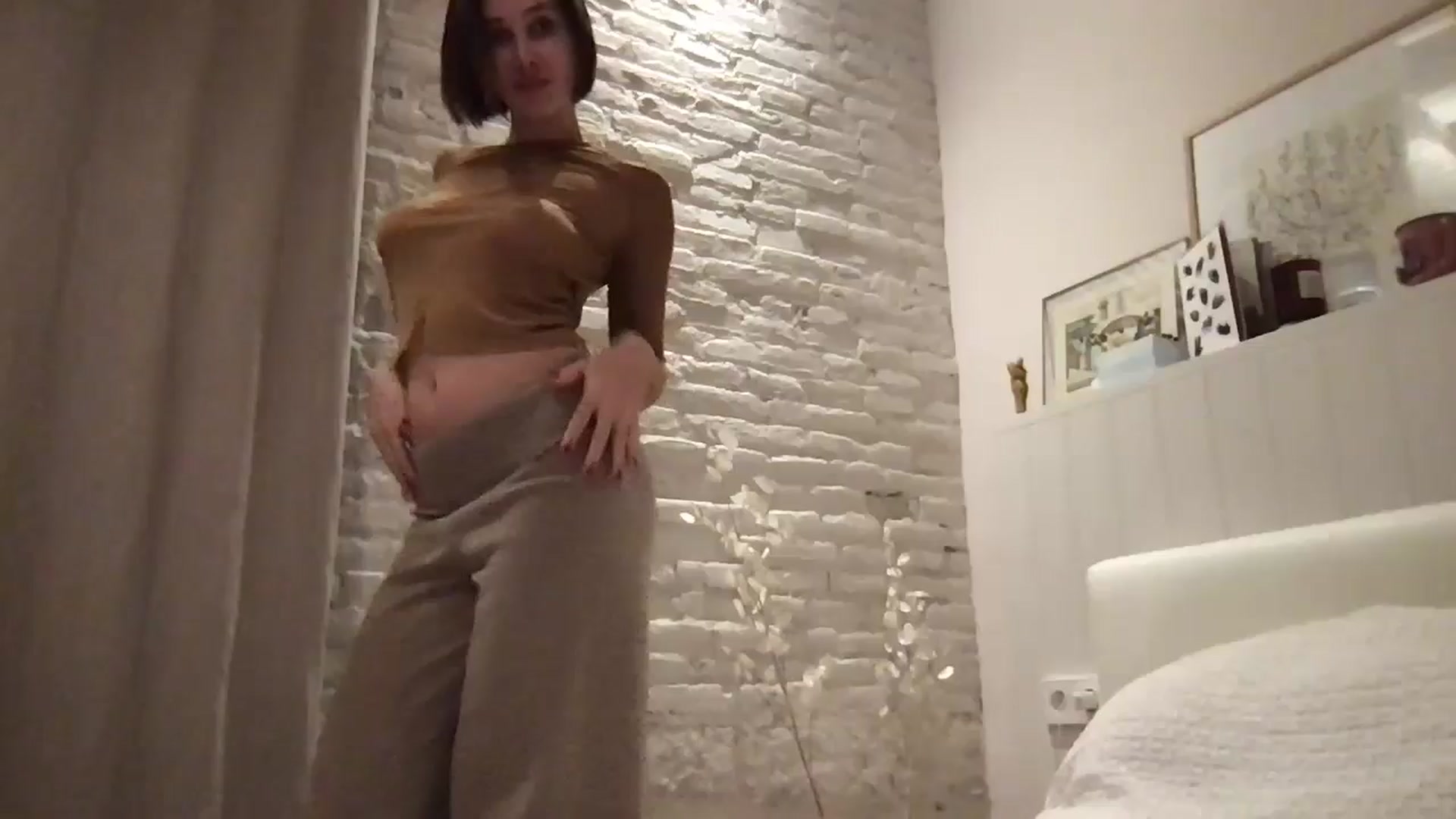 Gallery image thumbnail from LaLune's myfreecams stream on, 11/30/2024, 21:19 image 2 of 20