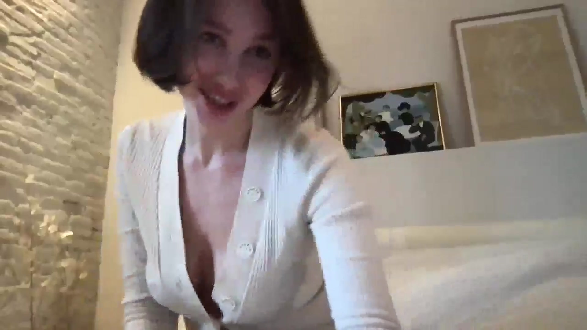 Gallery image thumbnail from LaLune's myfreecams stream on, 02/05/2025, 16:31 image 14 of 20