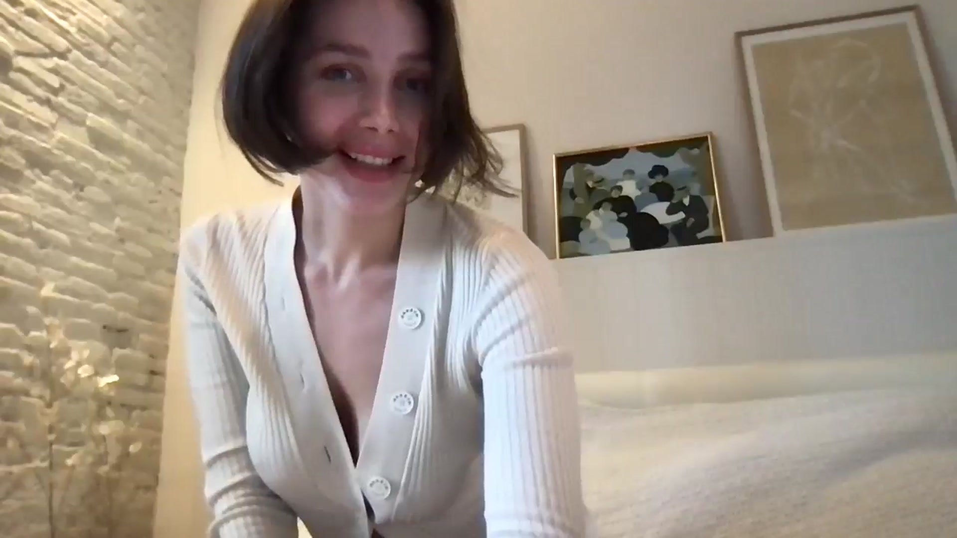 Gallery image thumbnail from LaLune's myfreecams stream on, 02/05/2025, 16:31 image 12 of 20
