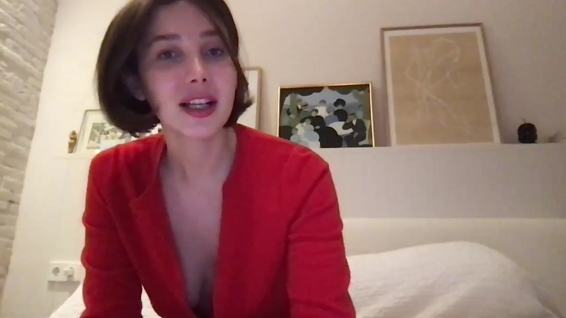 Gallery image thumbnail from LaLune's myfreecams stream on, 02/15/2025, 17:40 image 6 of 20
