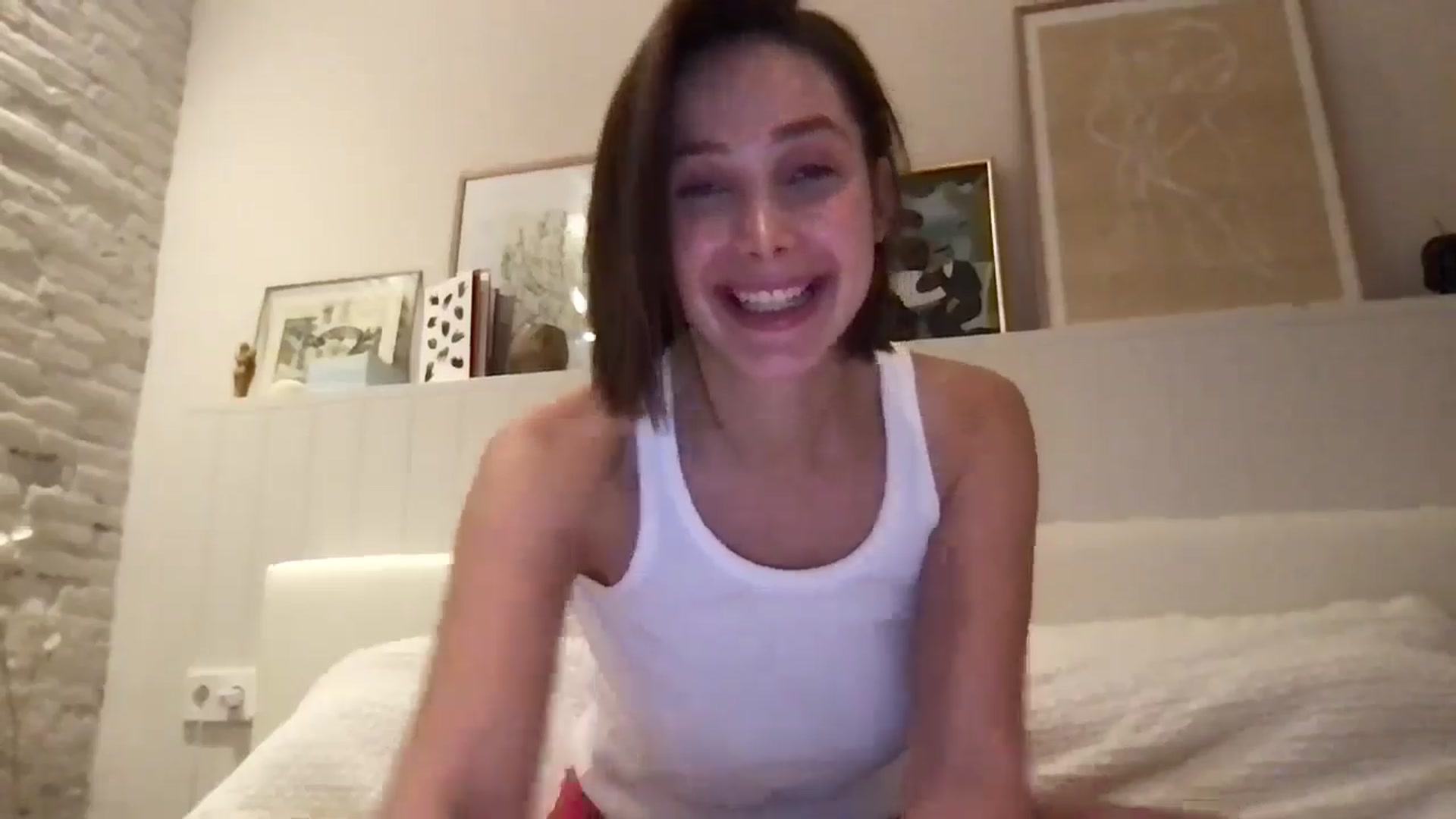 Gallery image thumbnail from LaLune's myfreecams stream on, 02/20/2025, 17:41 image 16 of 20
