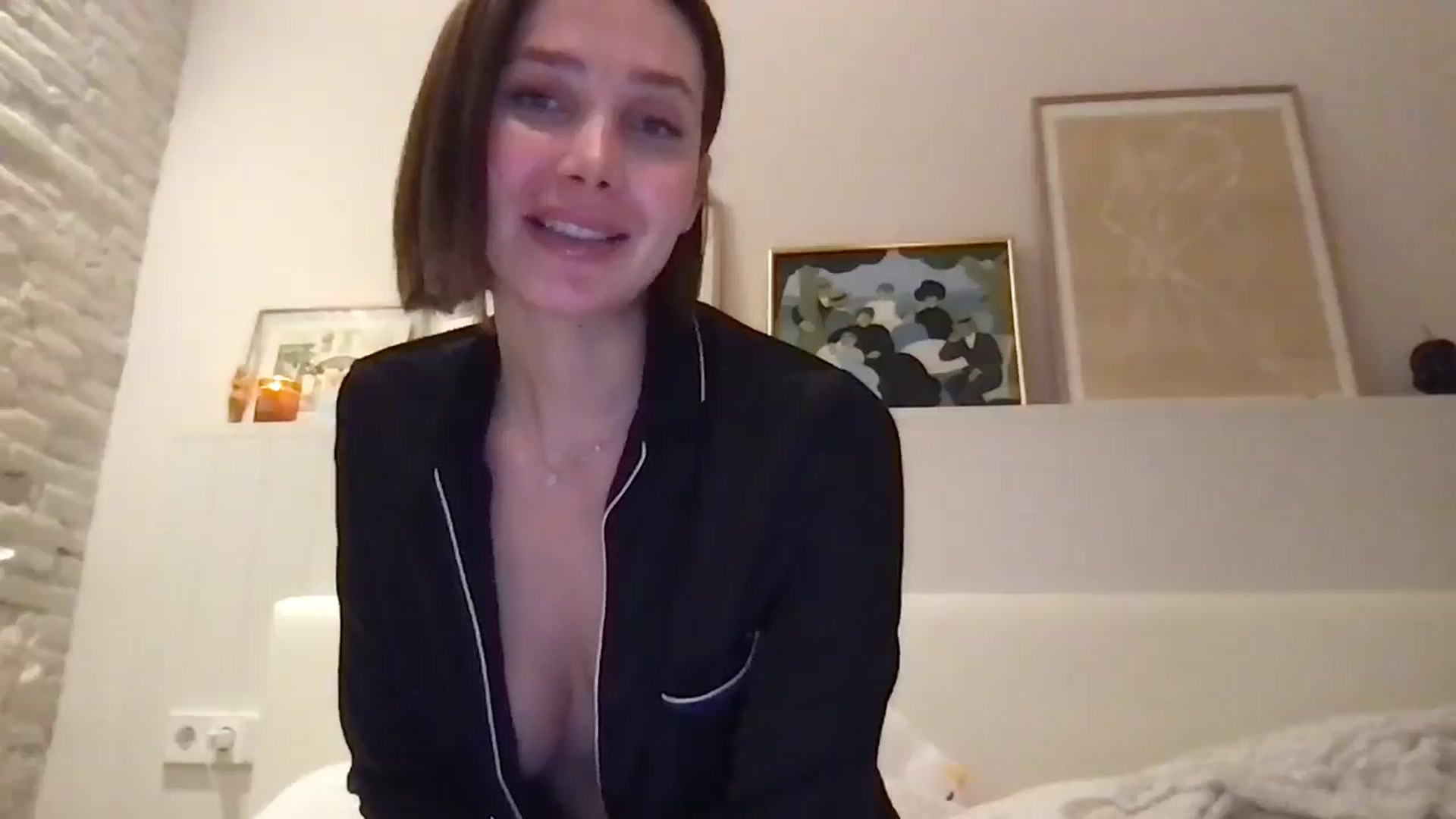 Gallery image thumbnail from LaLune's myfreecams stream on, 02/21/2025, 18:32 image 6 of 20