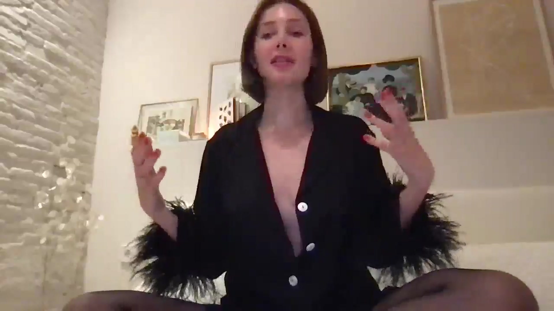 Gallery image thumbnail from LaLune's myfreecams stream on, 02/28/2025, 21:41 image 3 of 20