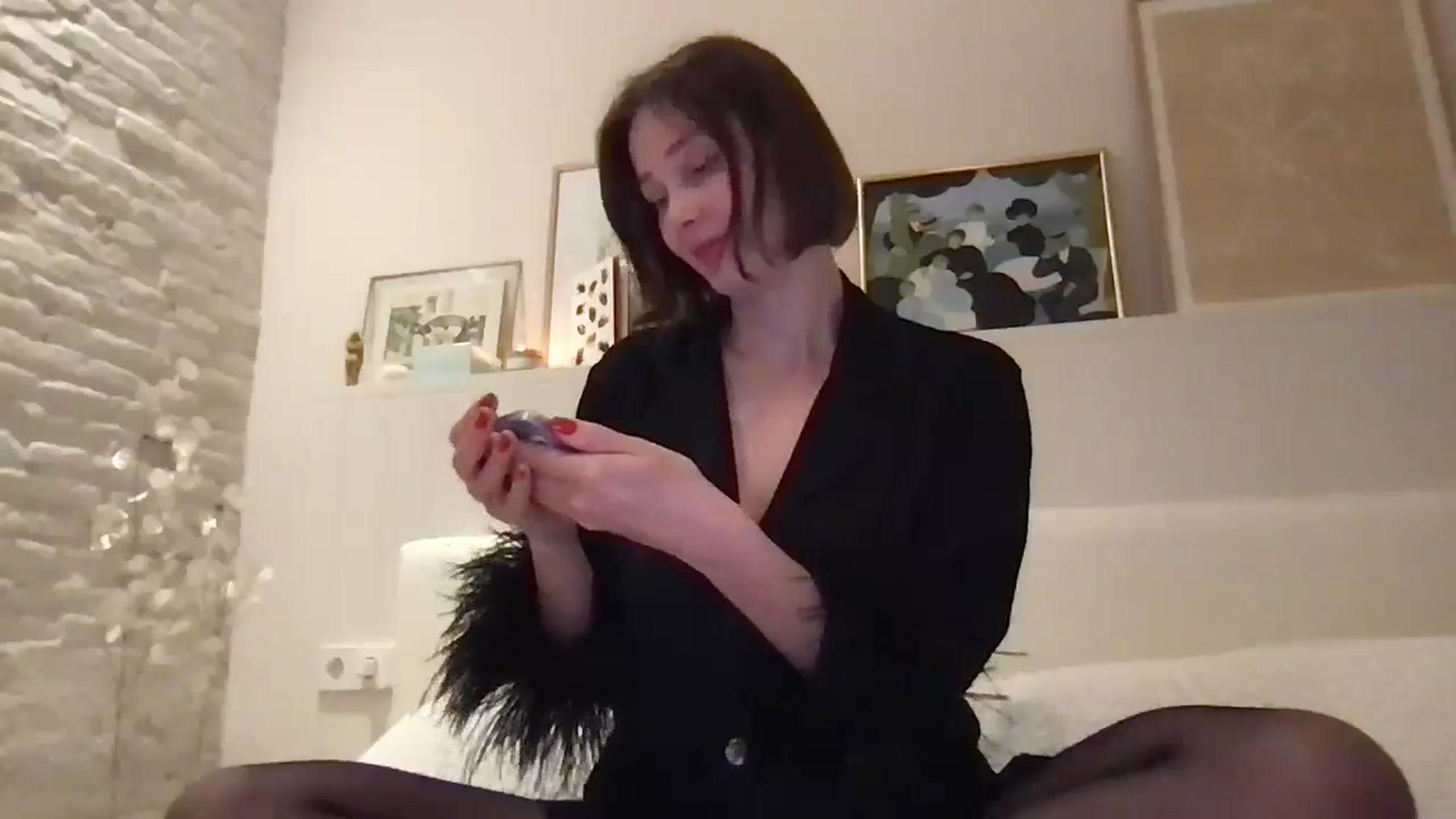 Gallery image thumbnail from LaLune's myfreecams stream on, 02/28/2025, 21:41 image 4 of 20