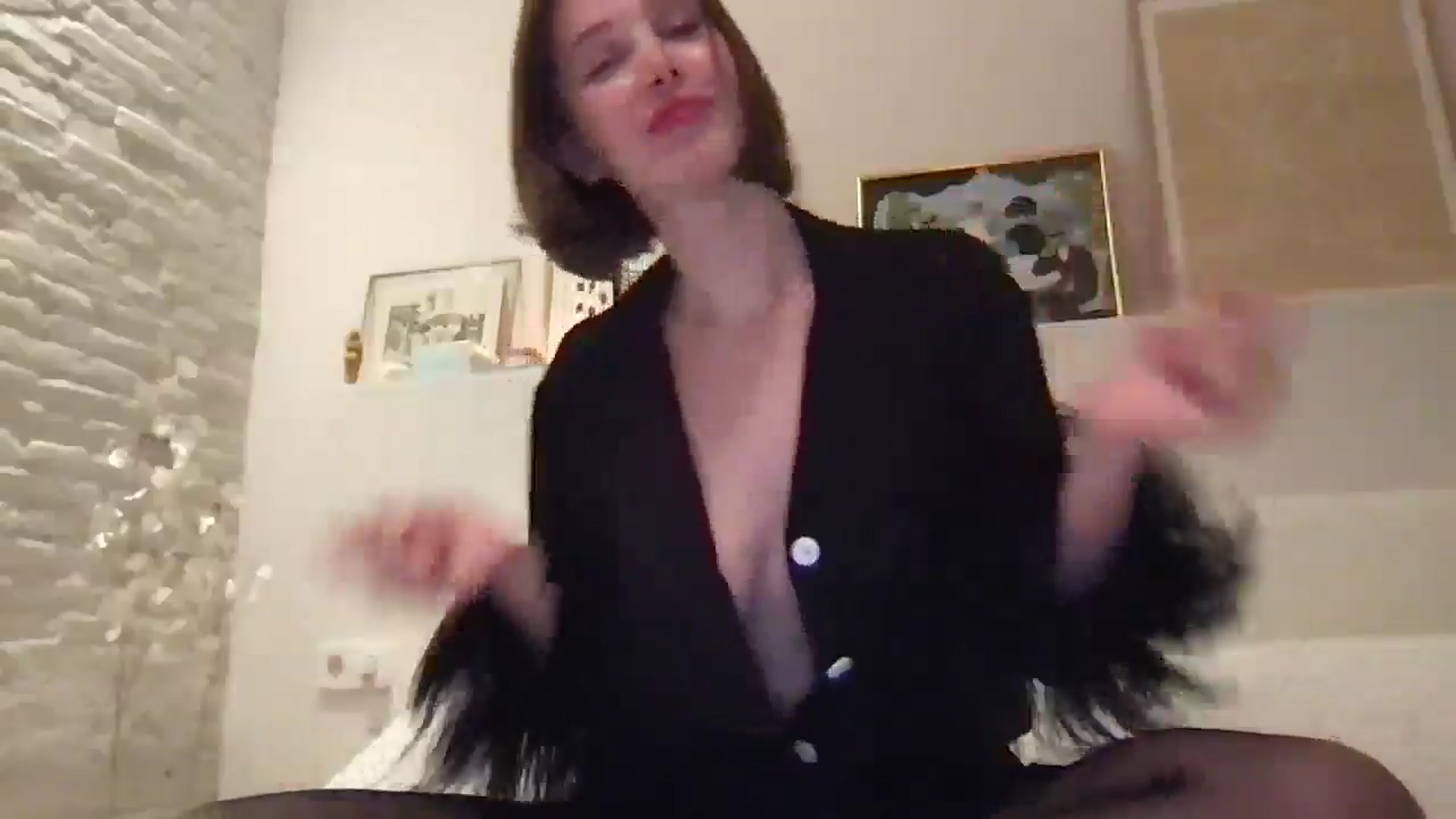 Gallery image thumbnail from LaLune's myfreecams stream on, 02/28/2025, 21:41 image 2 of 20
