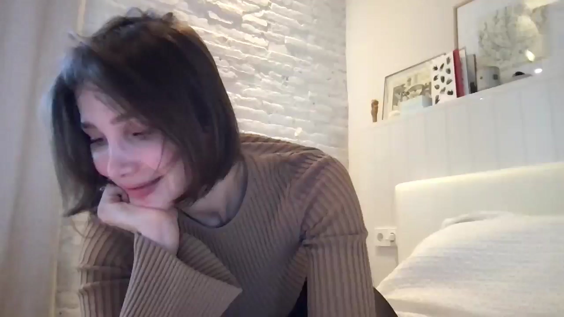 Gallery image thumbnail from LaLune's myfreecams stream on, 03/05/2025, 16:32 image 1 of 20