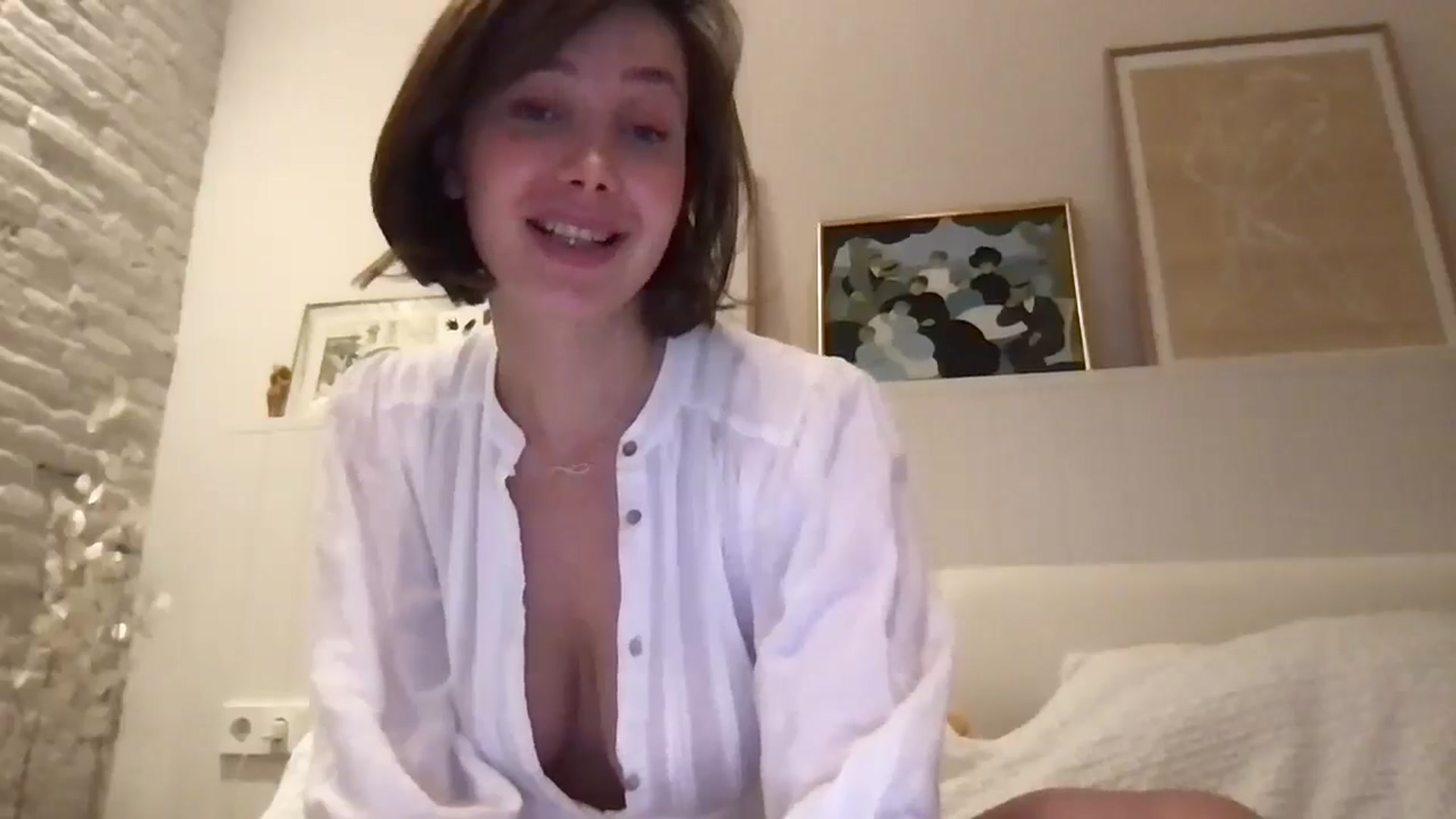 Gallery image thumbnail from LaLune's myfreecams stream on, 03/12/2025, 18:48 image 15 of 20