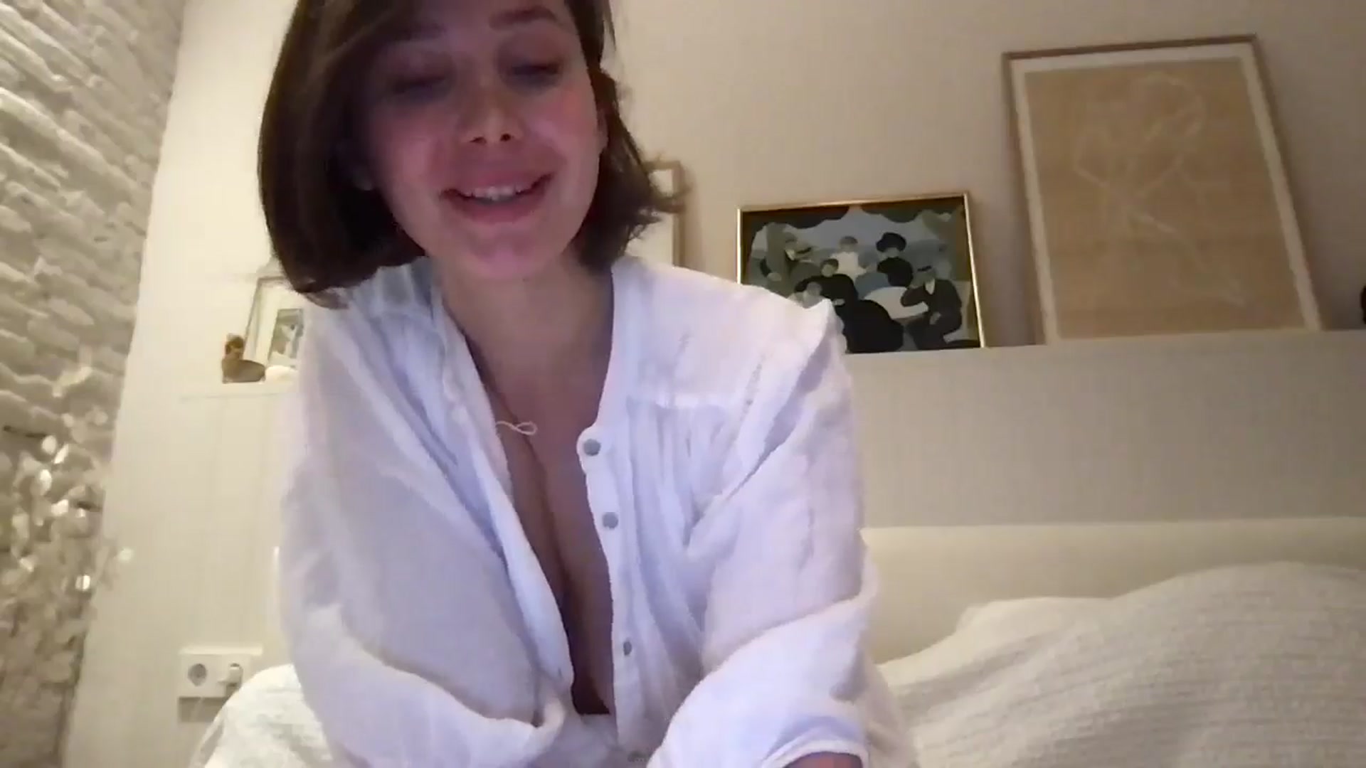 Gallery image thumbnail from LaLune's myfreecams stream on, 03/12/2025, 19:28 image 13 of 20