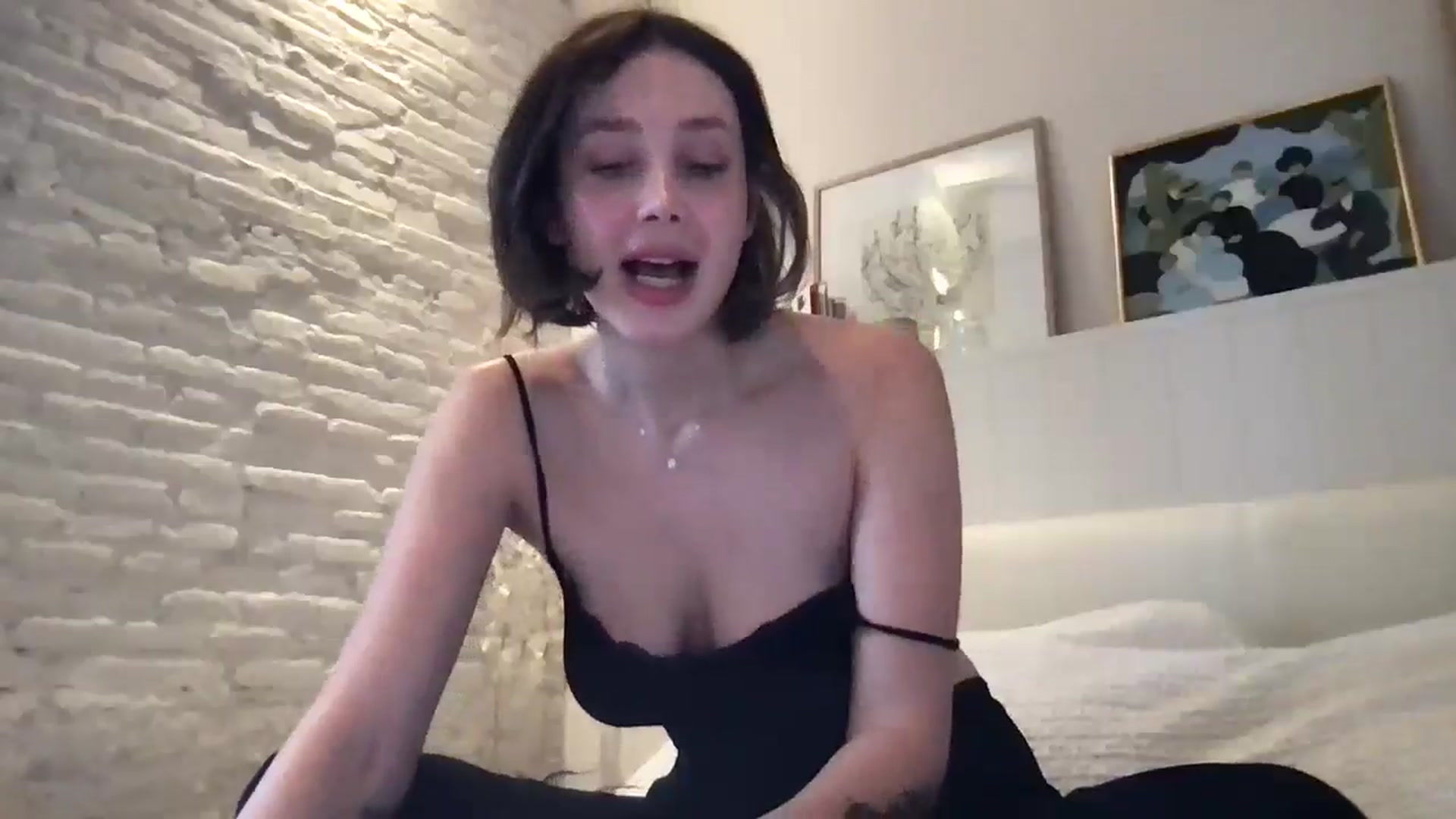 Gallery image thumbnail from LaLune's myfreecams stream on, 03/16/2025, 16:36 image 7 of 20