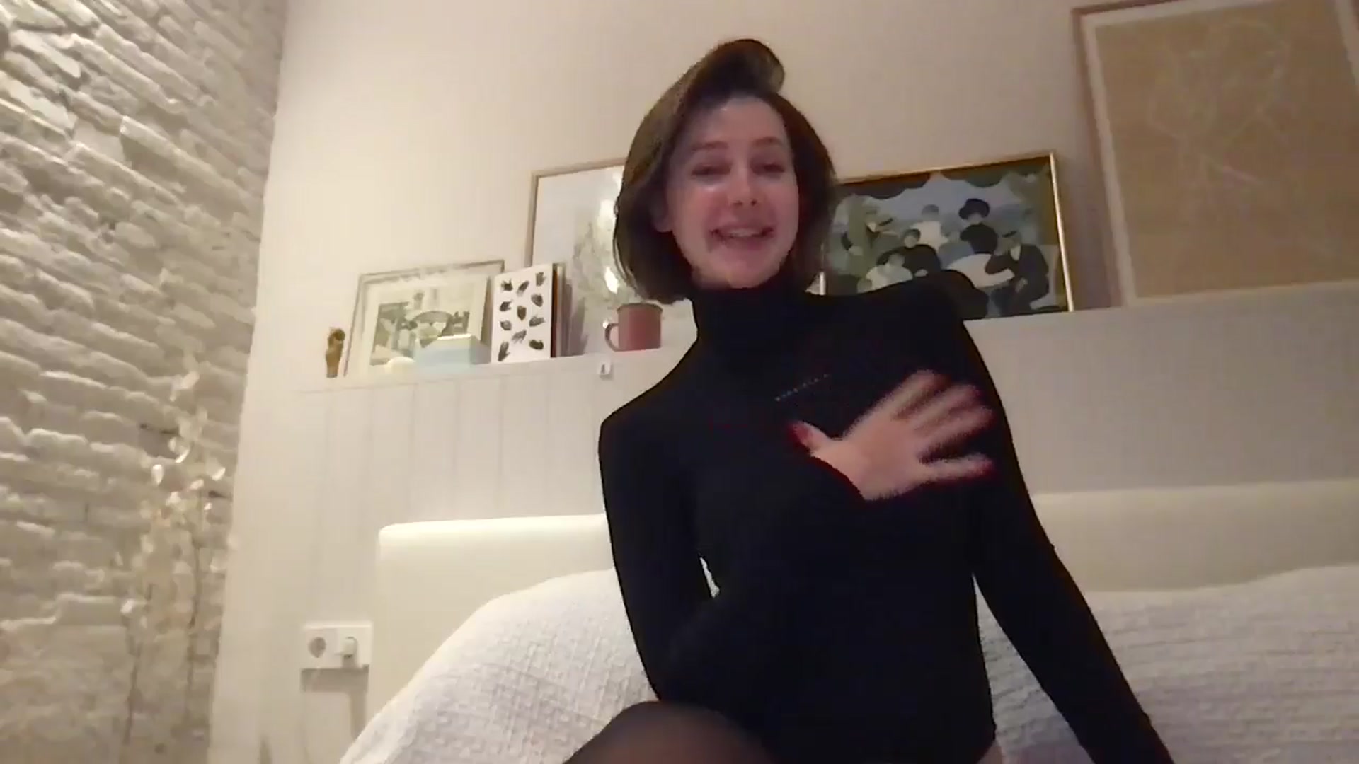 Gallery image thumbnail from LaLune's myfreecams stream on, 03/17/2025, 20:47 image 13 of 20