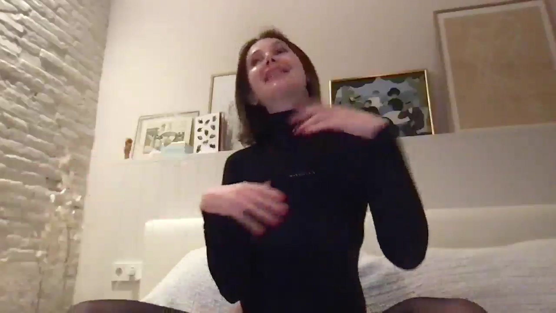 Gallery image thumbnail from LaLune's myfreecams stream on, 03/17/2025, 20:47 image 18 of 20