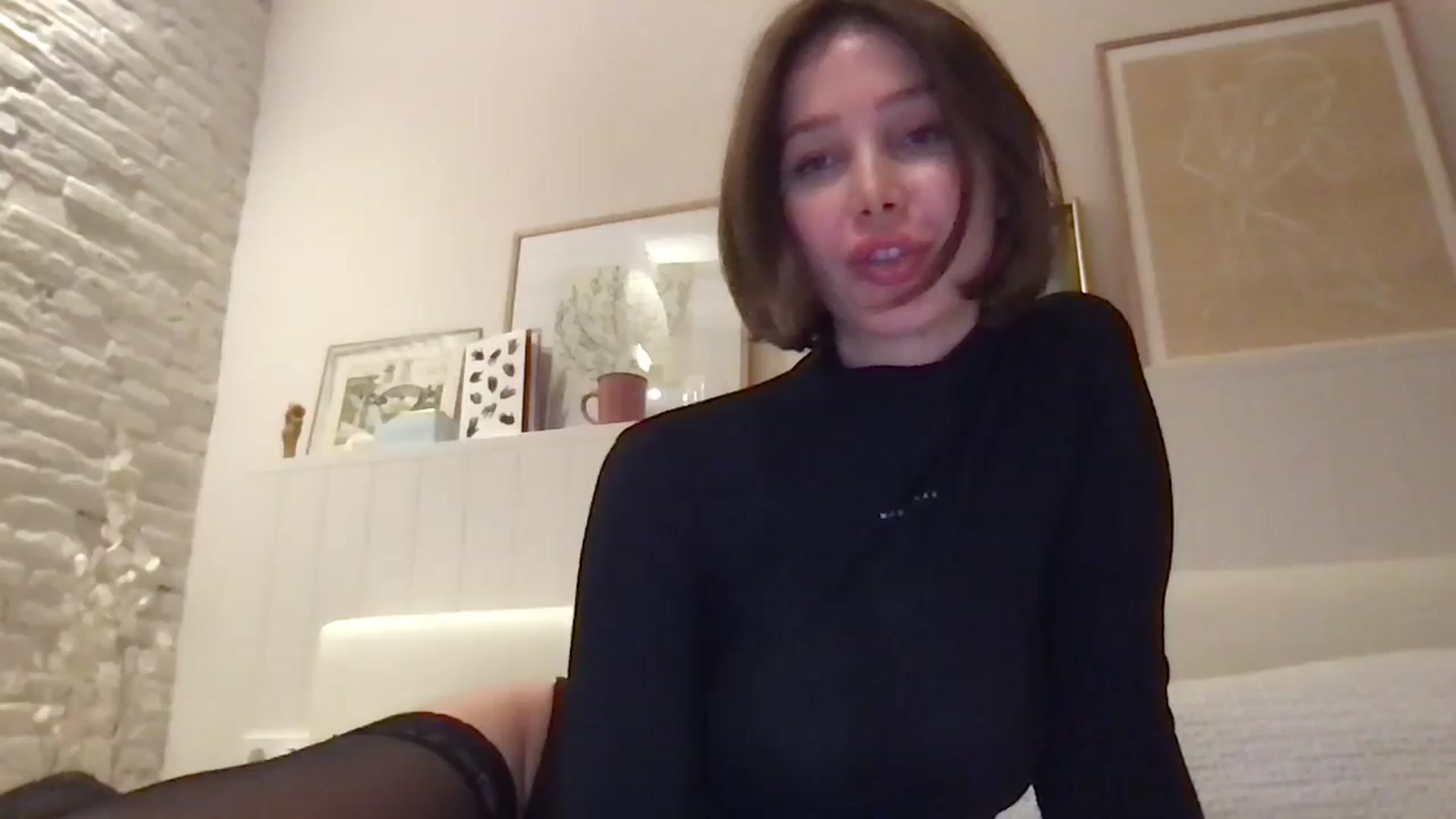 Gallery image thumbnail from LaLune's myfreecams stream on, 03/17/2025, 22:27 image 2 of 20
