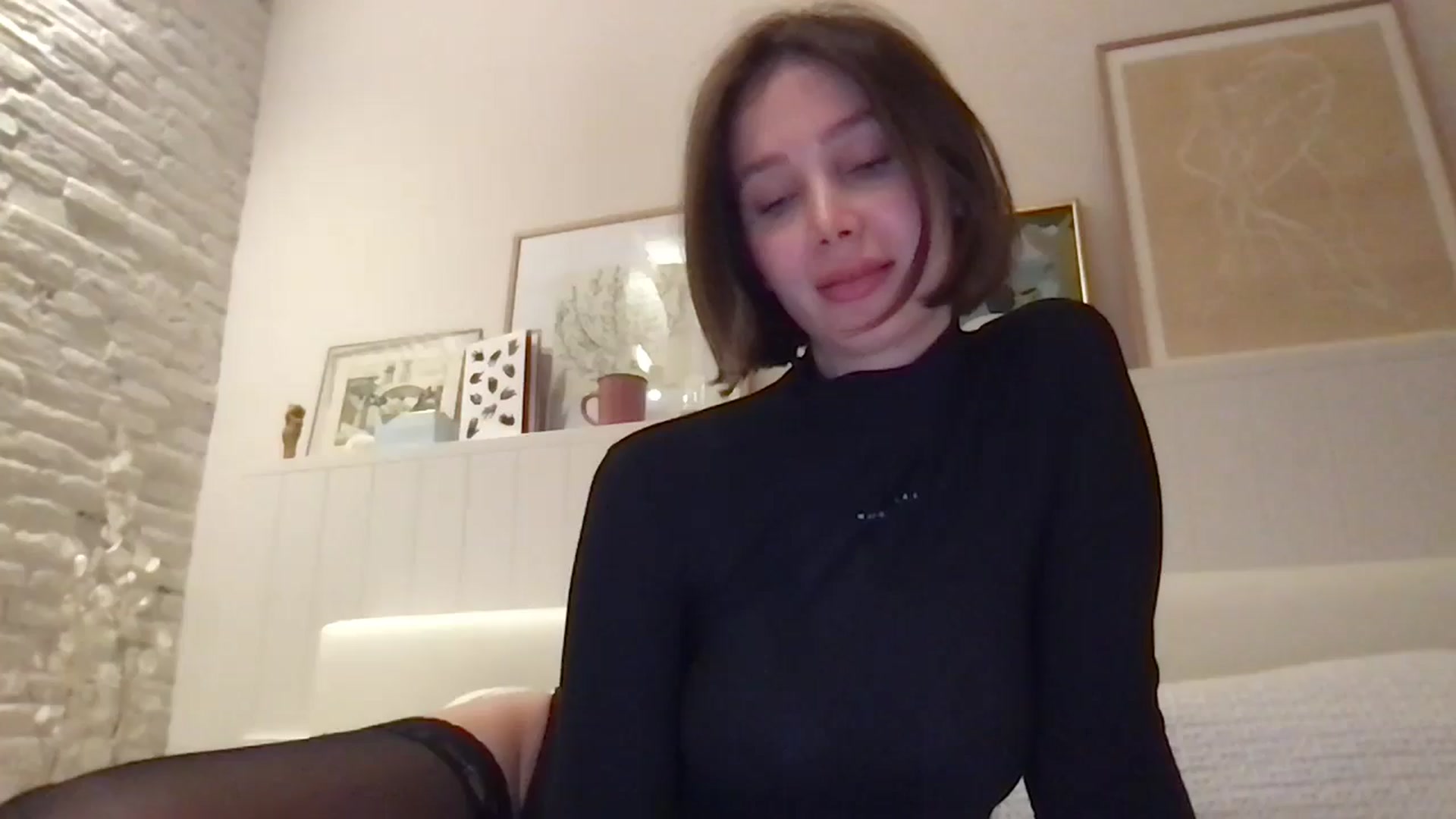 Gallery image thumbnail from LaLune's myfreecams stream on, 03/17/2025, 22:27 image 1 of 20