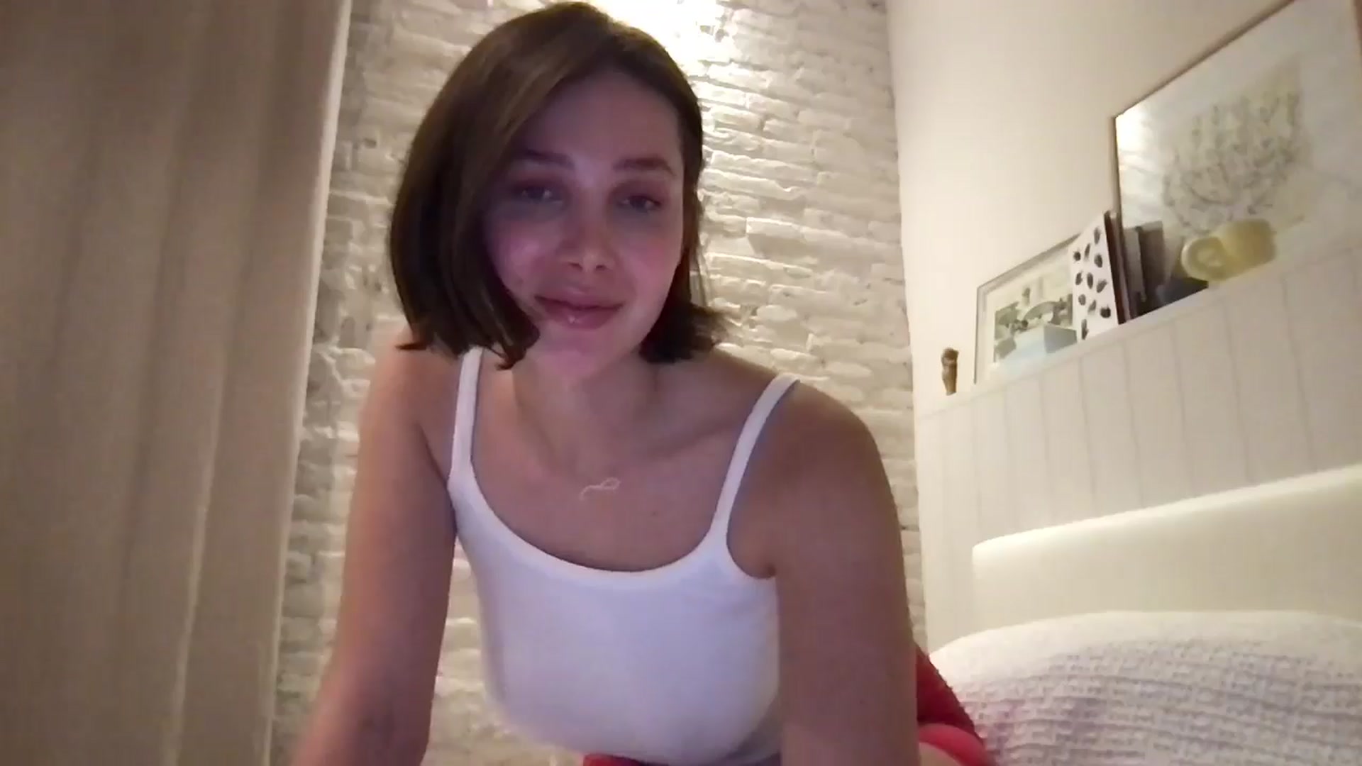 Gallery image thumbnail from LaLune's myfreecams stream on, 03/20/2025, 18:22 image 9 of 20