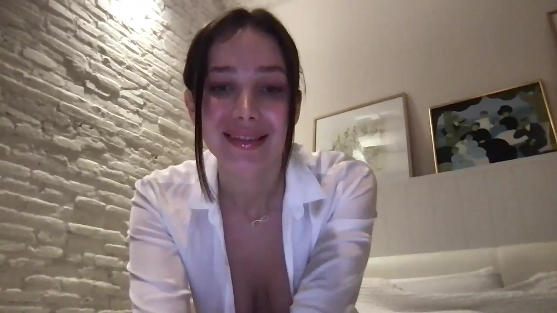 Gallery image thumbnail from LaLune's myfreecams stream on, 04/02/2025, 18:59 image 2 of 20