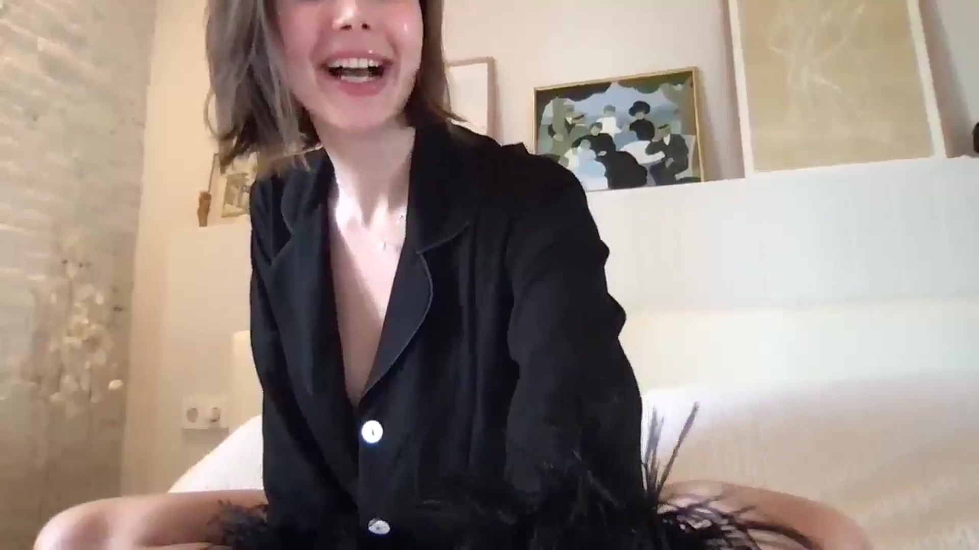 Gallery image thumbnail from LaLune's myfreecams stream on, 04/13/2025, 15:43 image 13 of 20