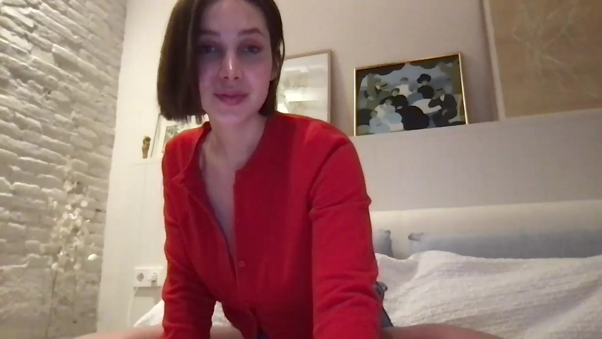 Gallery image thumbnail from LaLune's myfreecams stream on, 04/15/2025, 19:59 image 18 of 20