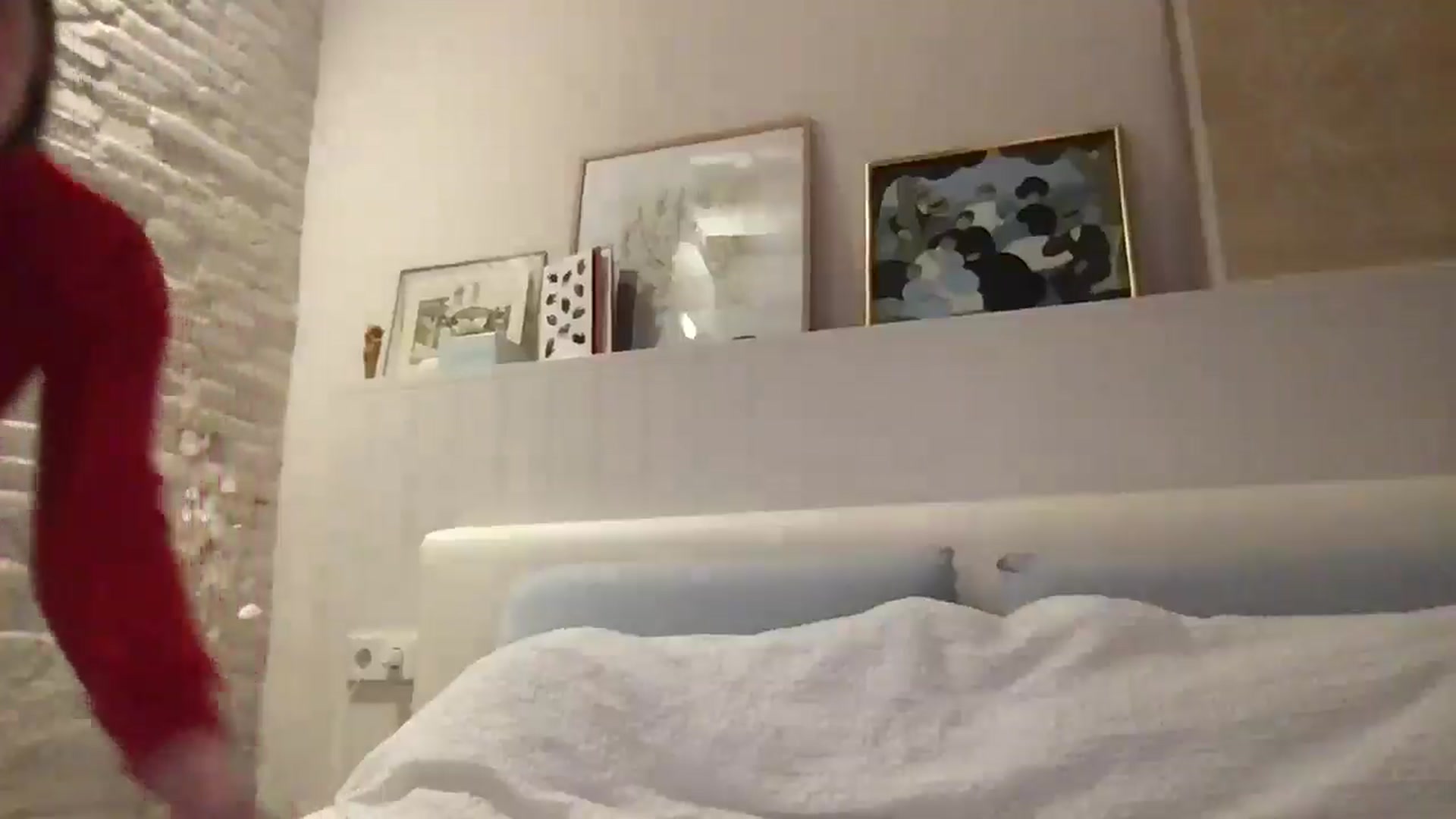 Gallery image thumbnail from LaLune's myfreecams stream on, 04/15/2025, 19:59 image 6 of 20