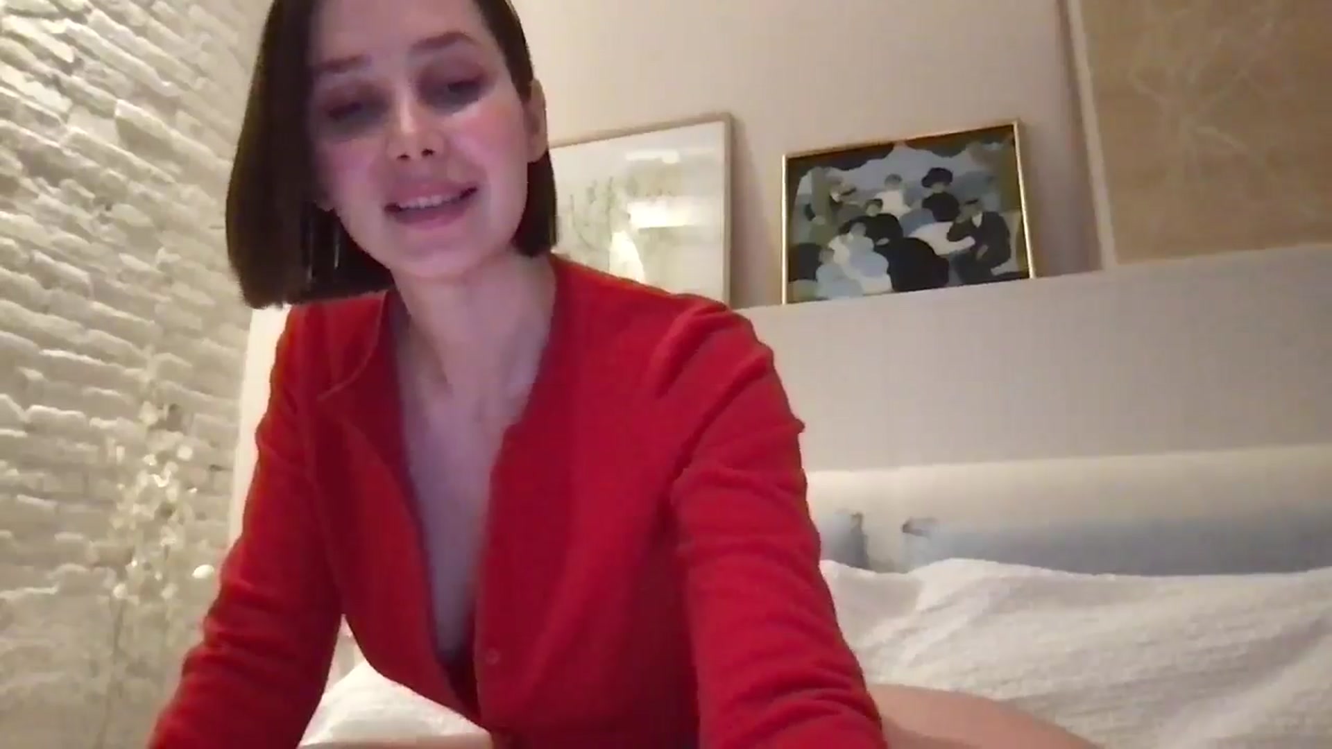 Gallery image thumbnail from LaLune's myfreecams stream on, 04/15/2025, 19:59 image 10 of 20