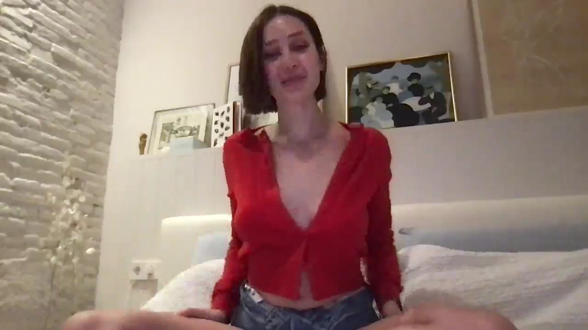 Gallery image thumbnail from LaLune's myfreecams stream on, 04/15/2025, 19:59 image 19 of 20