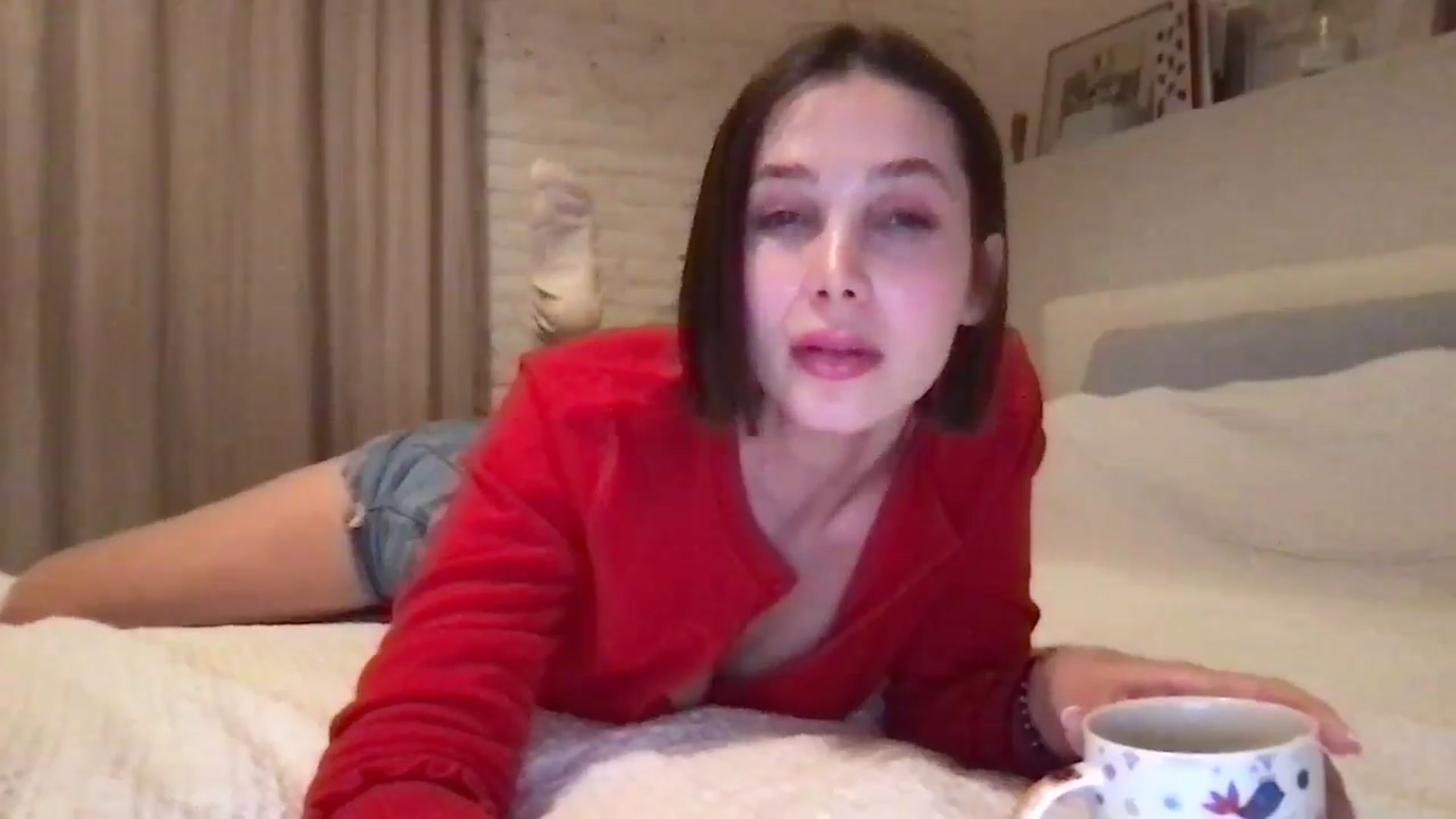 Gallery image thumbnail from LaLune's myfreecams stream on, 04/15/2025, 22:12 image 7 of 20