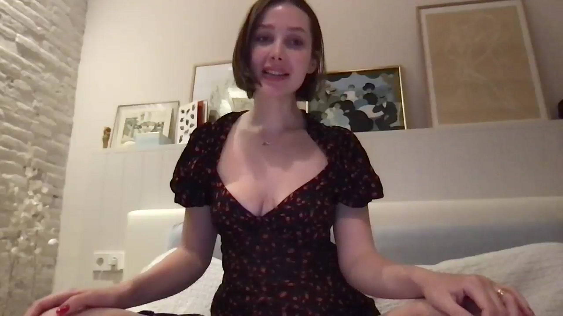 Gallery image thumbnail from LaLune's myfreecams stream on, 04/17/2025, 20:37 image 14 of 20