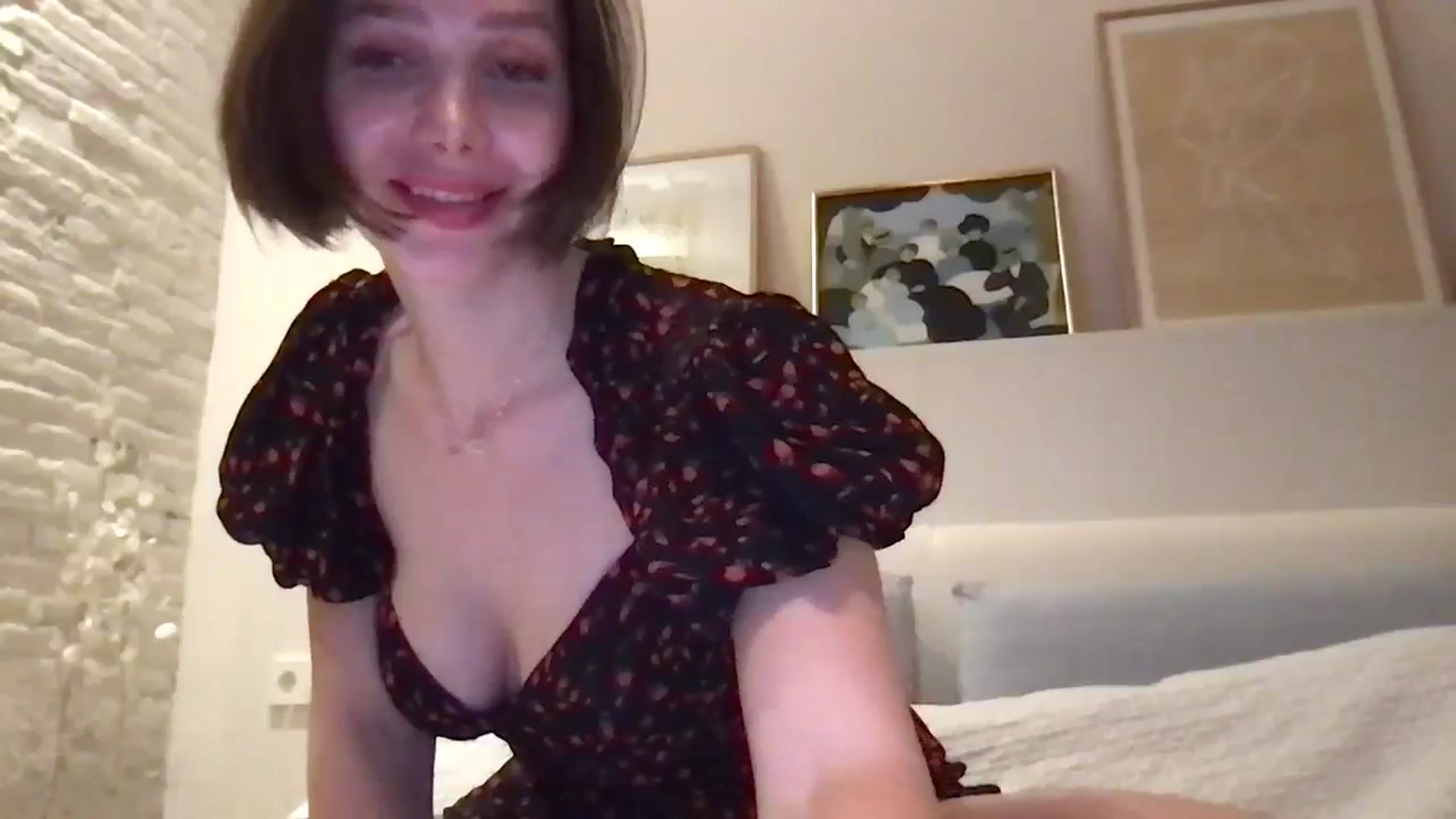 Gallery image thumbnail from LaLune's myfreecams stream on, 04/17/2025, 20:37 image 2 of 20