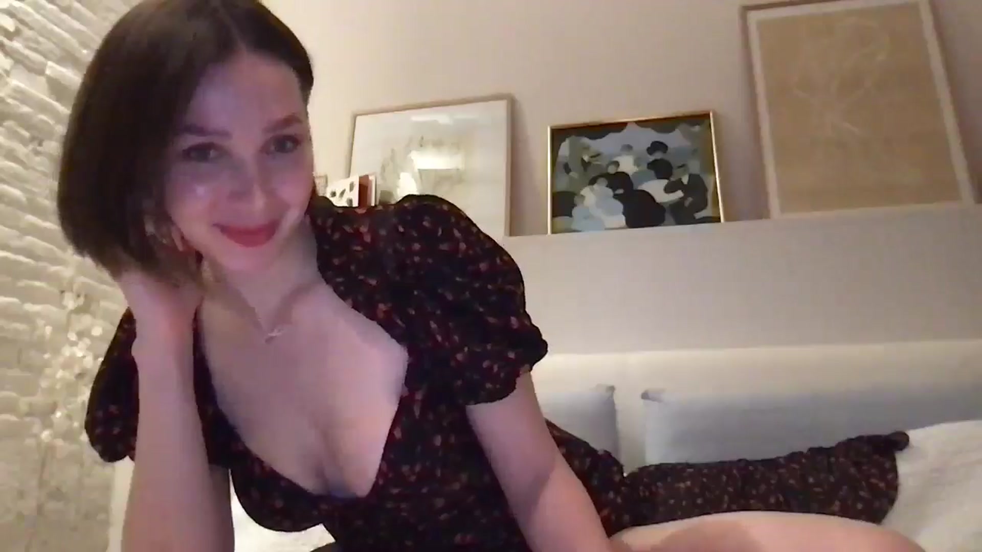 Gallery image thumbnail from LaLune's myfreecams stream on, 04/17/2025, 20:37 image 9 of 20