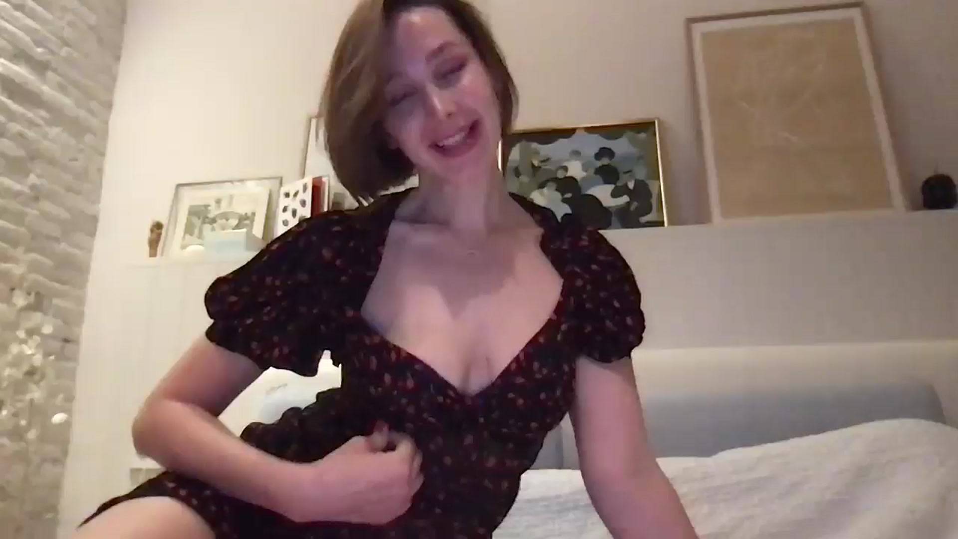Gallery image thumbnail from LaLune's myfreecams stream on, 04/17/2025, 20:37 image 1 of 20