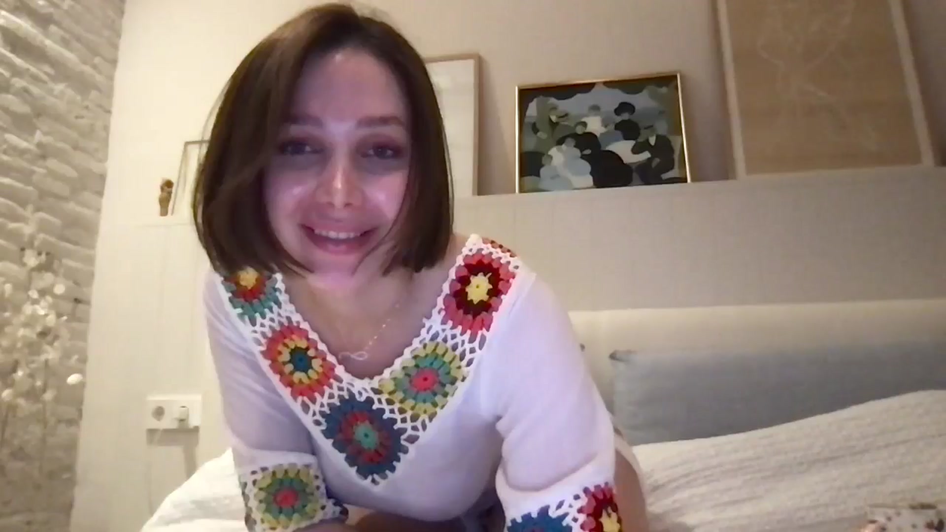 Gallery image thumbnail from LaLune's myfreecams stream on, 04/17/2025, 22:58 image 12 of 20
