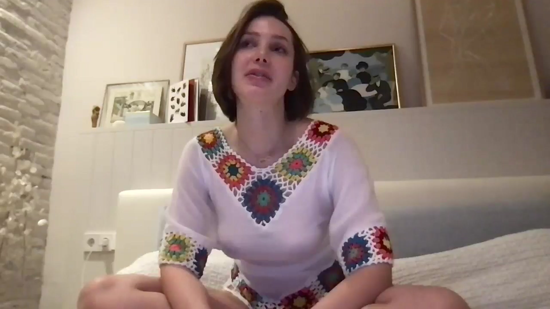 Gallery image thumbnail from LaLune's myfreecams stream on, 04/17/2025, 22:58 image 5 of 20