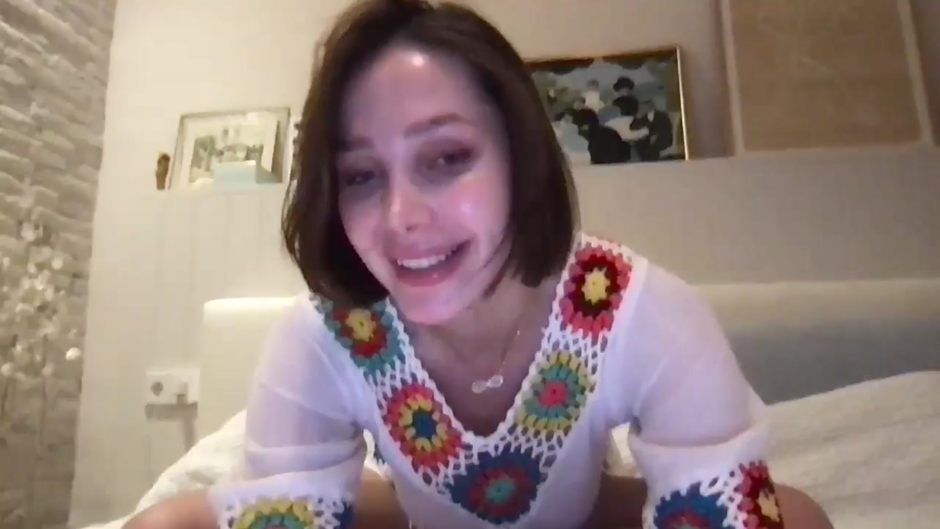 Gallery image thumbnail from LaLune's myfreecams stream on, 04/17/2025, 22:58 image 13 of 20