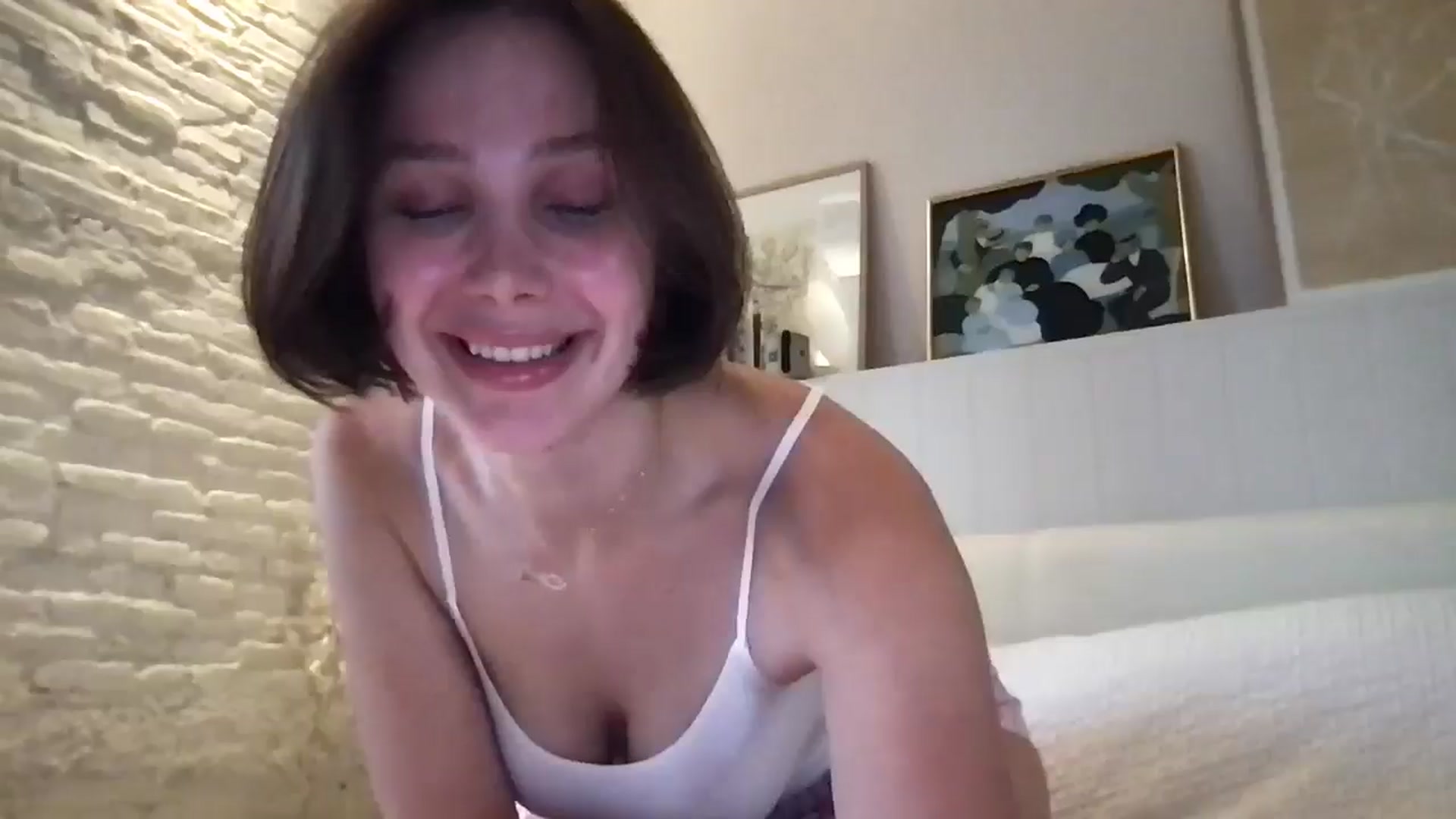 Gallery image thumbnail from LaLune's myfreecams stream on, 05/07/2025, 18:31 image 20 of 20