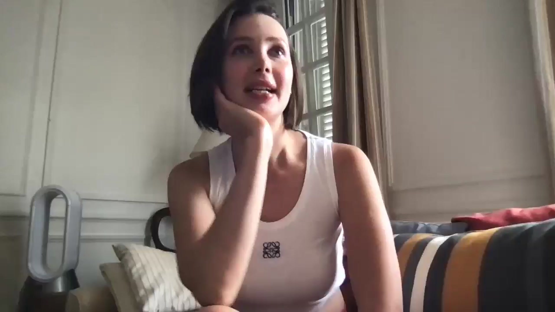 Gallery image thumbnail from LaLune's myfreecams stream on, 06/27/2025, 17:23 image 13 of 20
