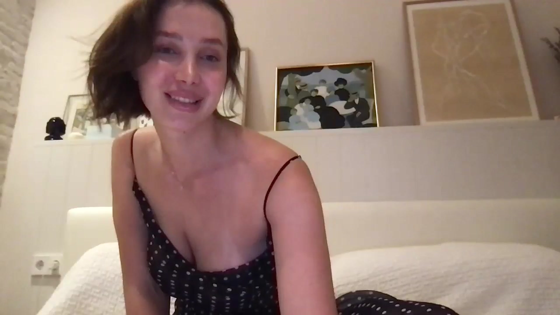 Gallery image thumbnail from LaLune's myfreecams stream on, 07/24/2025, 20:51 image 4 of 20