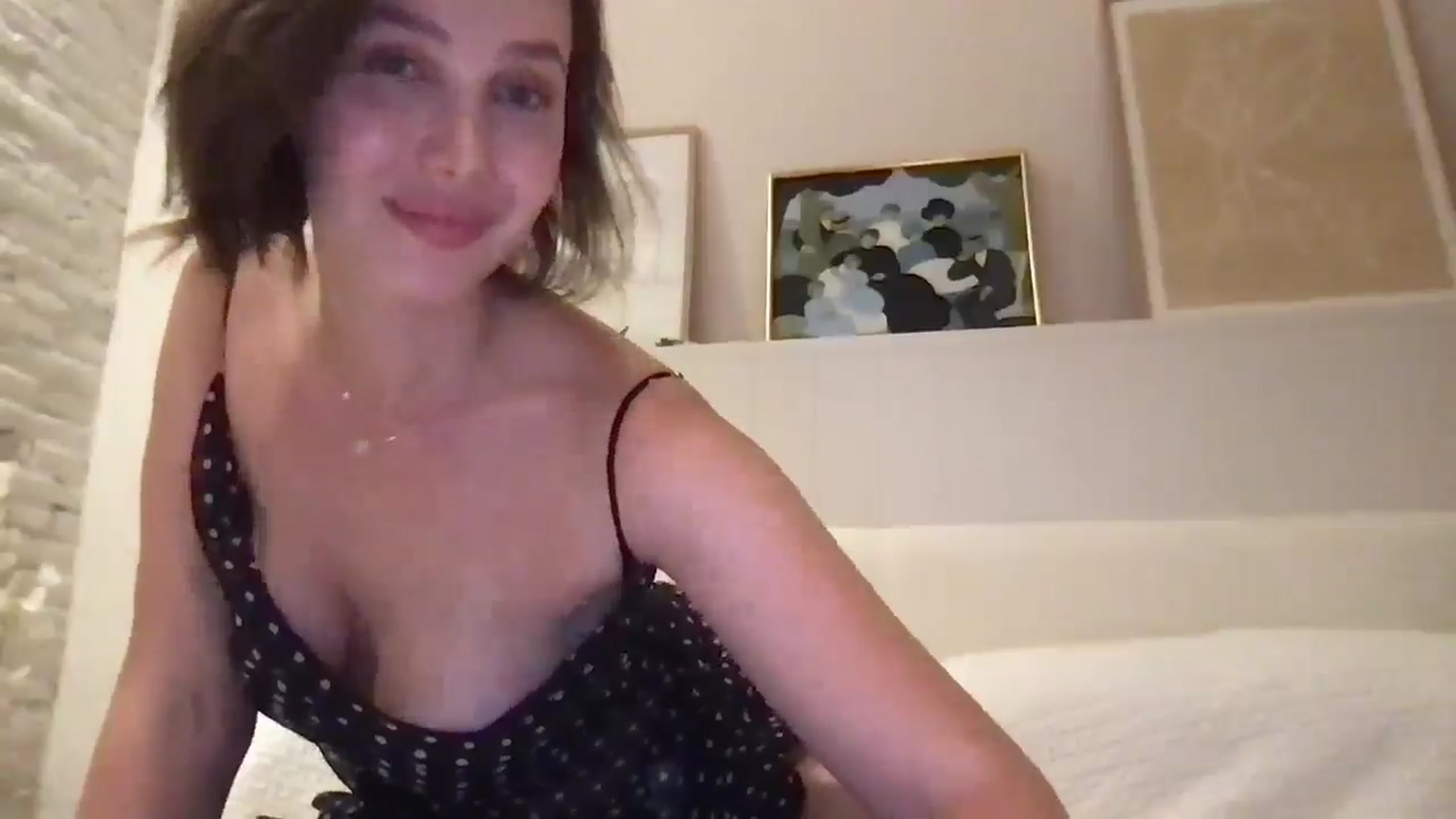 Gallery image thumbnail from LaLune's myfreecams stream on, 07/24/2025, 20:51 image 8 of 20