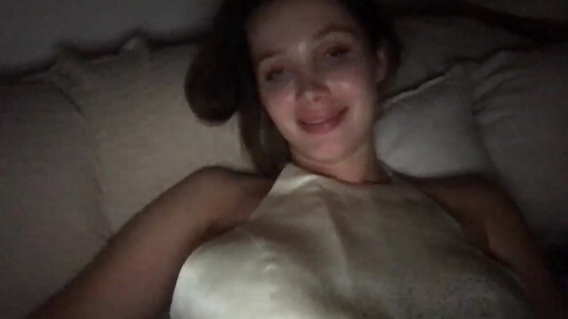 Gallery image thumbnail from LaLune's myfreecams stream on, 09/10/2025, 22:45 image 12 of 20