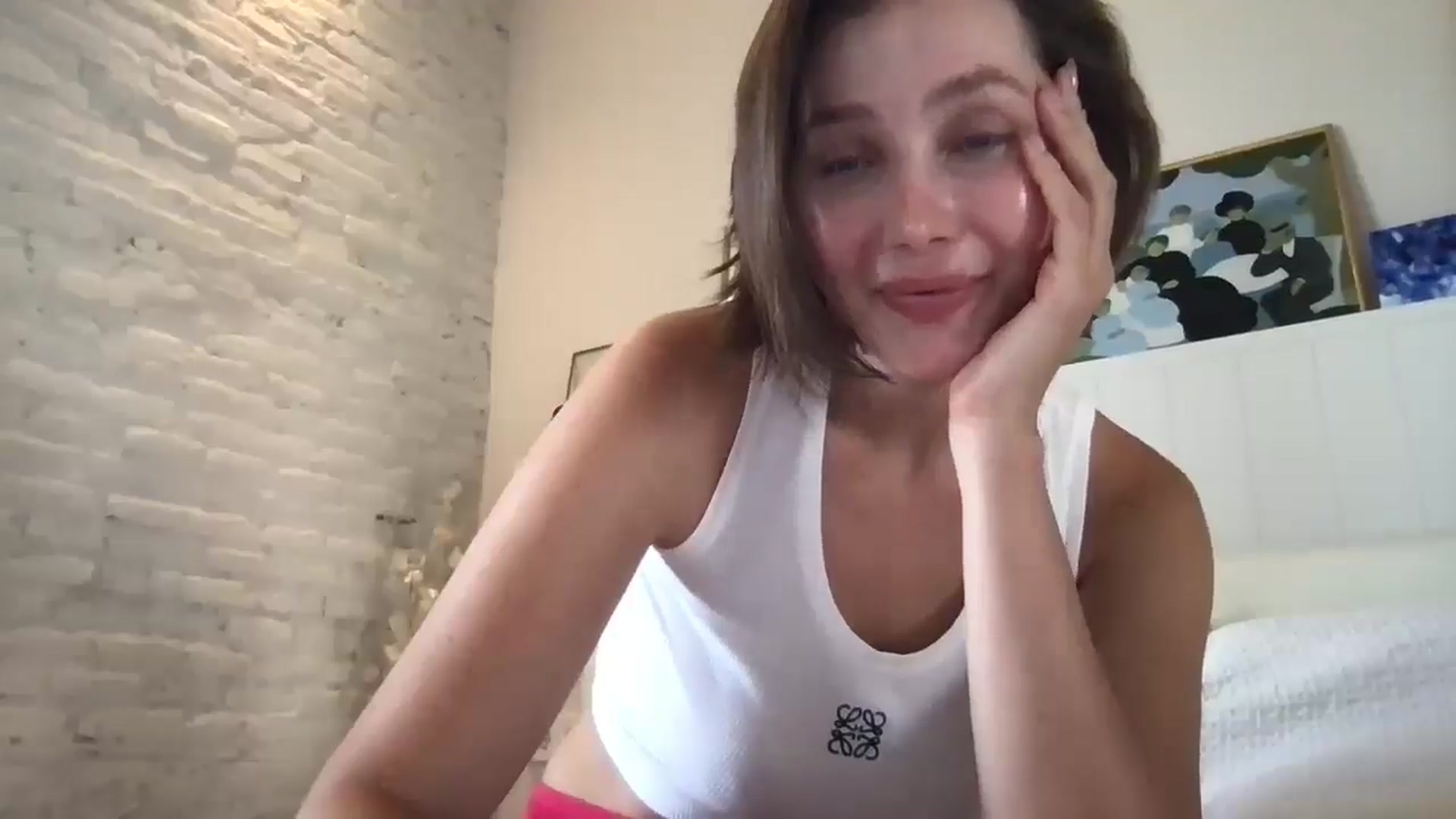 Gallery image thumbnail from LaLune's myfreecams stream on, 09/16/2025, 14:26 image 17 of 20