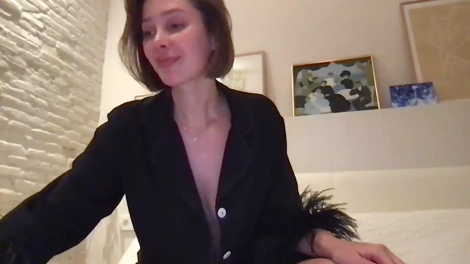 Gallery image thumbnail from LaLune's myfreecams stream on, 09/28/2025, 19:51 image 6 of 20