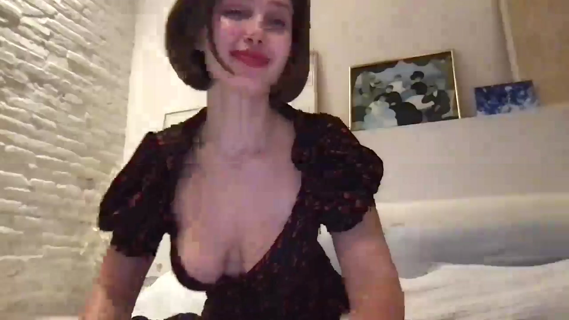 Gallery image thumbnail from LaLune's myfreecams stream on, 10/01/2025, 18:59 image 10 of 20