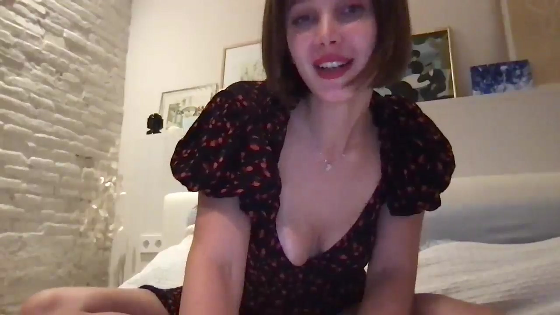 Gallery image thumbnail from LaLune's myfreecams stream on, 10/01/2025, 18:59 image 12 of 20