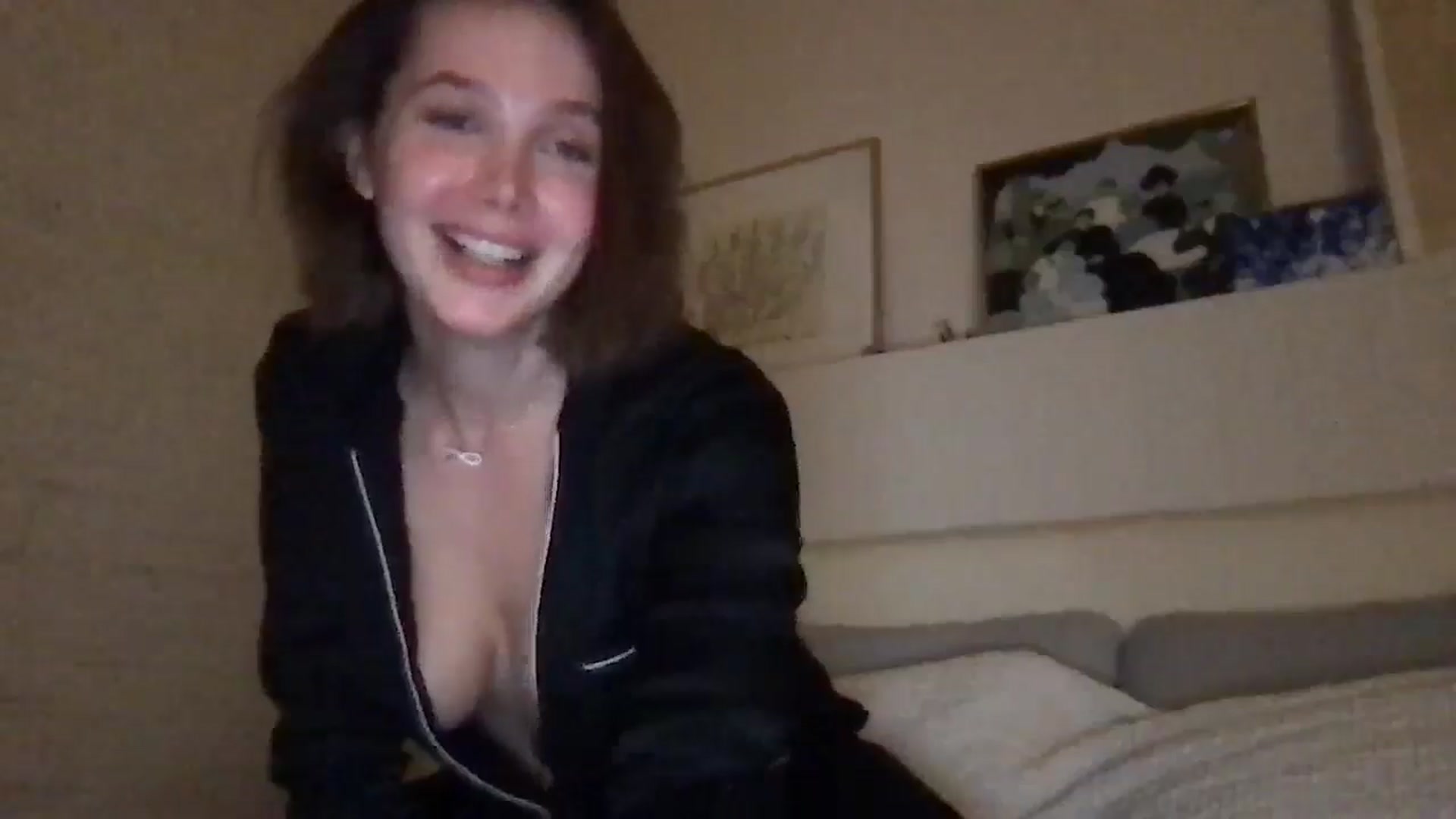 Gallery image thumbnail from LaLune's myfreecams stream on, 11/04/2025, 20:20 image 13 of 20