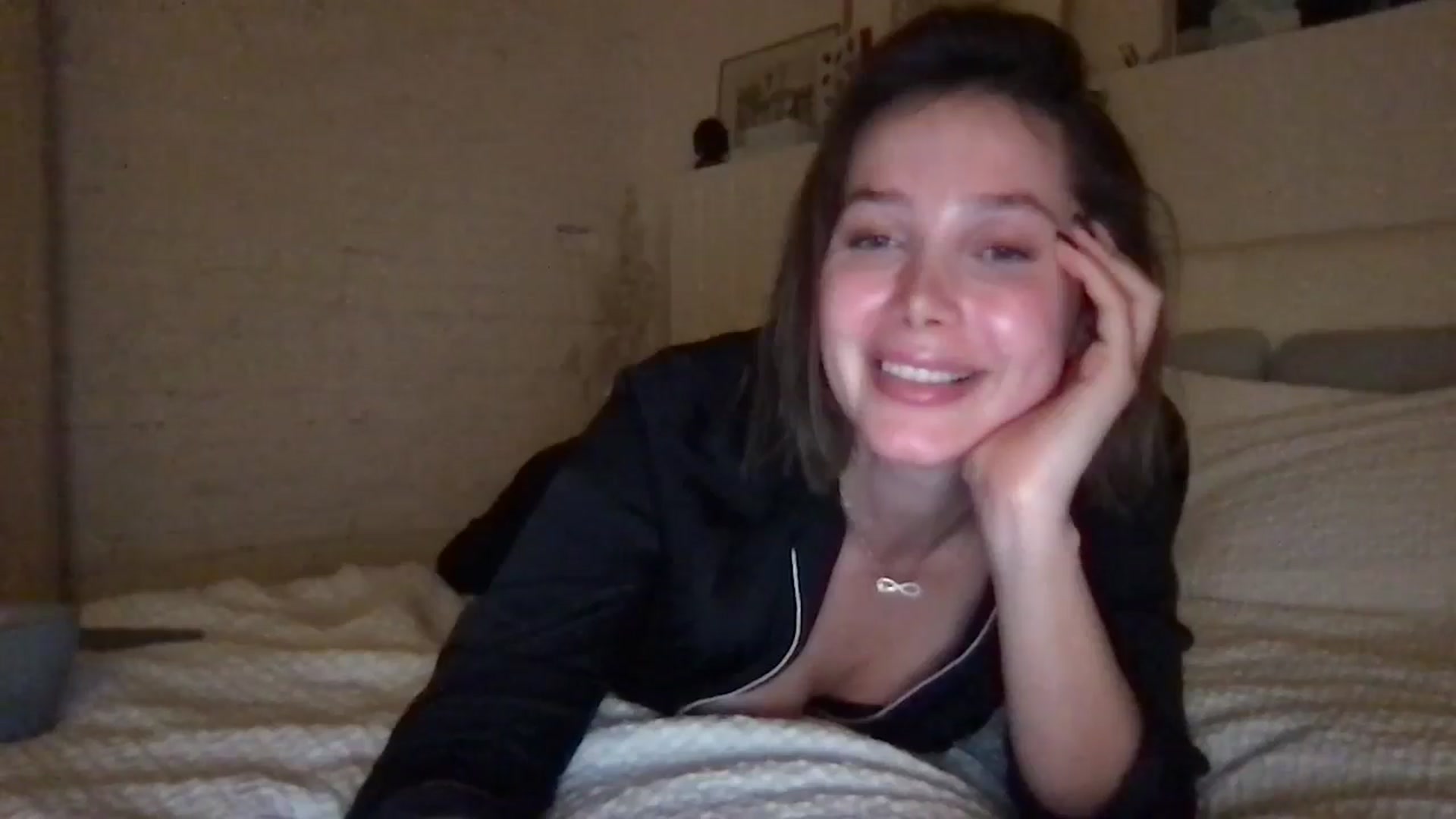 Gallery image thumbnail from LaLune's myfreecams stream on, 11/04/2025, 21:36 image 20 of 20