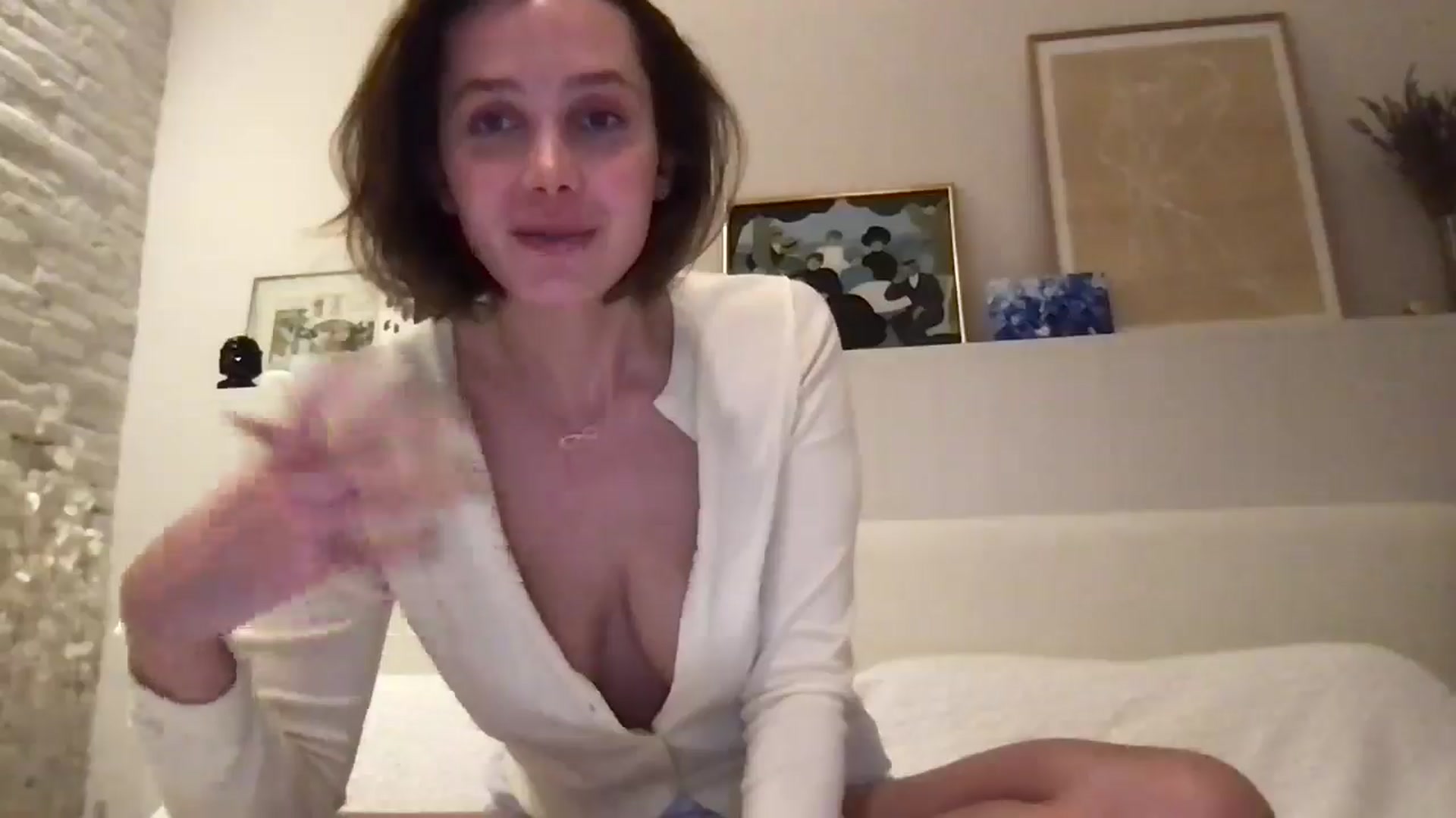 Gallery image thumbnail from LaLune's myfreecams stream on, 11/10/2025, 18:51 image 14 of 20