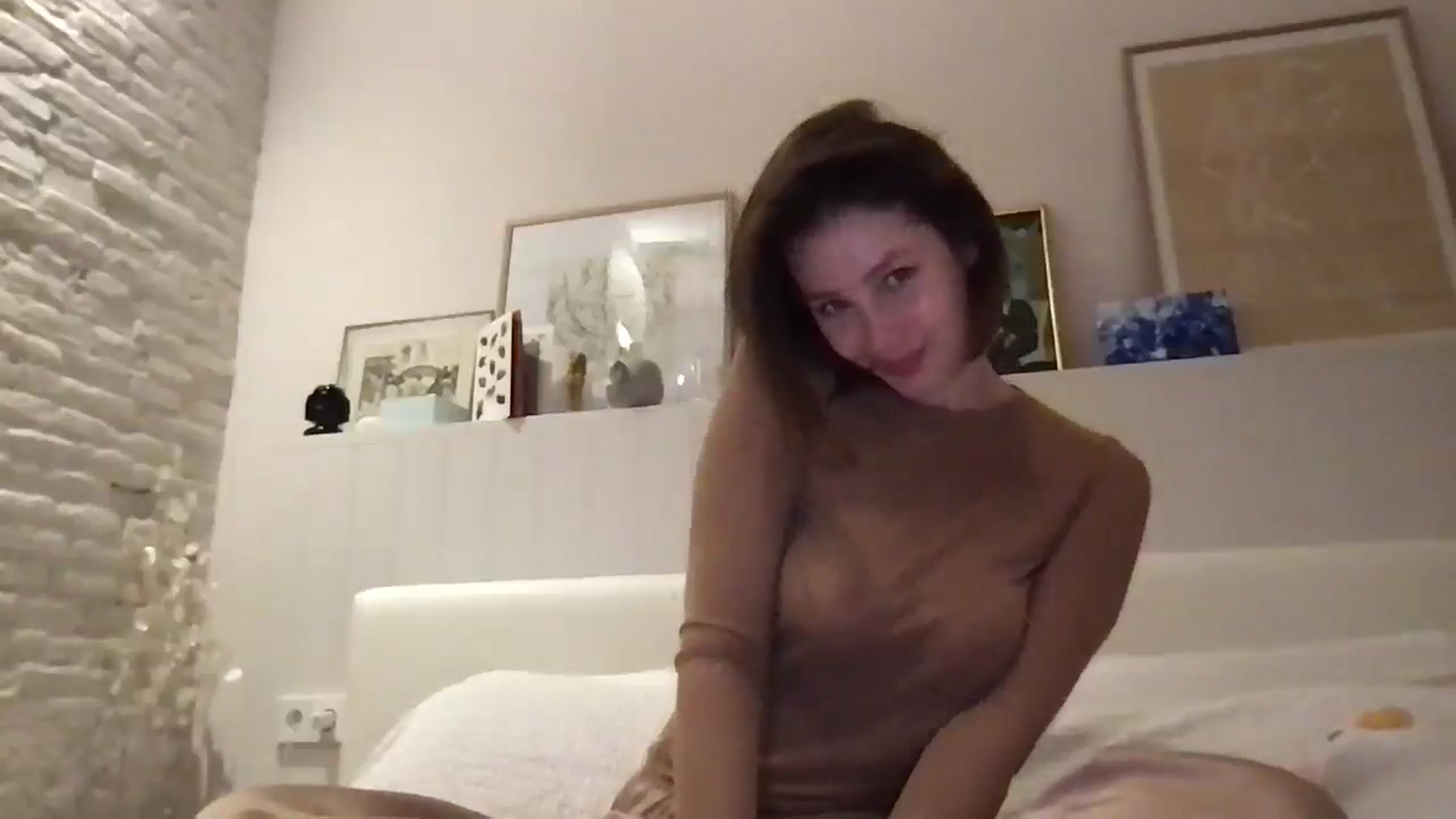 Gallery image thumbnail from LaLune's myfreecams stream on, 12/08/2025, 20:20 image 13 of 20