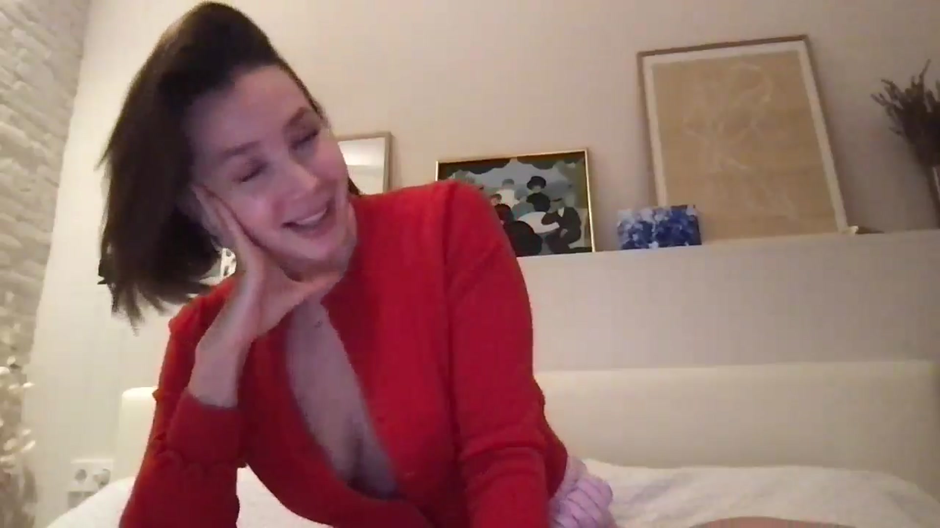 Gallery image thumbnail from LaLune's myfreecams stream on, 12/20/2025, 19:53 image 7 of 20