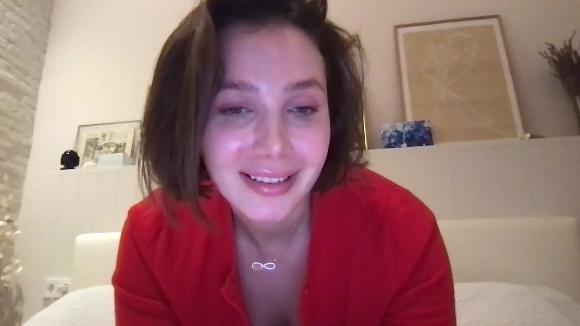 Gallery image thumbnail from LaLune's myfreecams stream on, 12/20/2025, 19:53 image 13 of 20