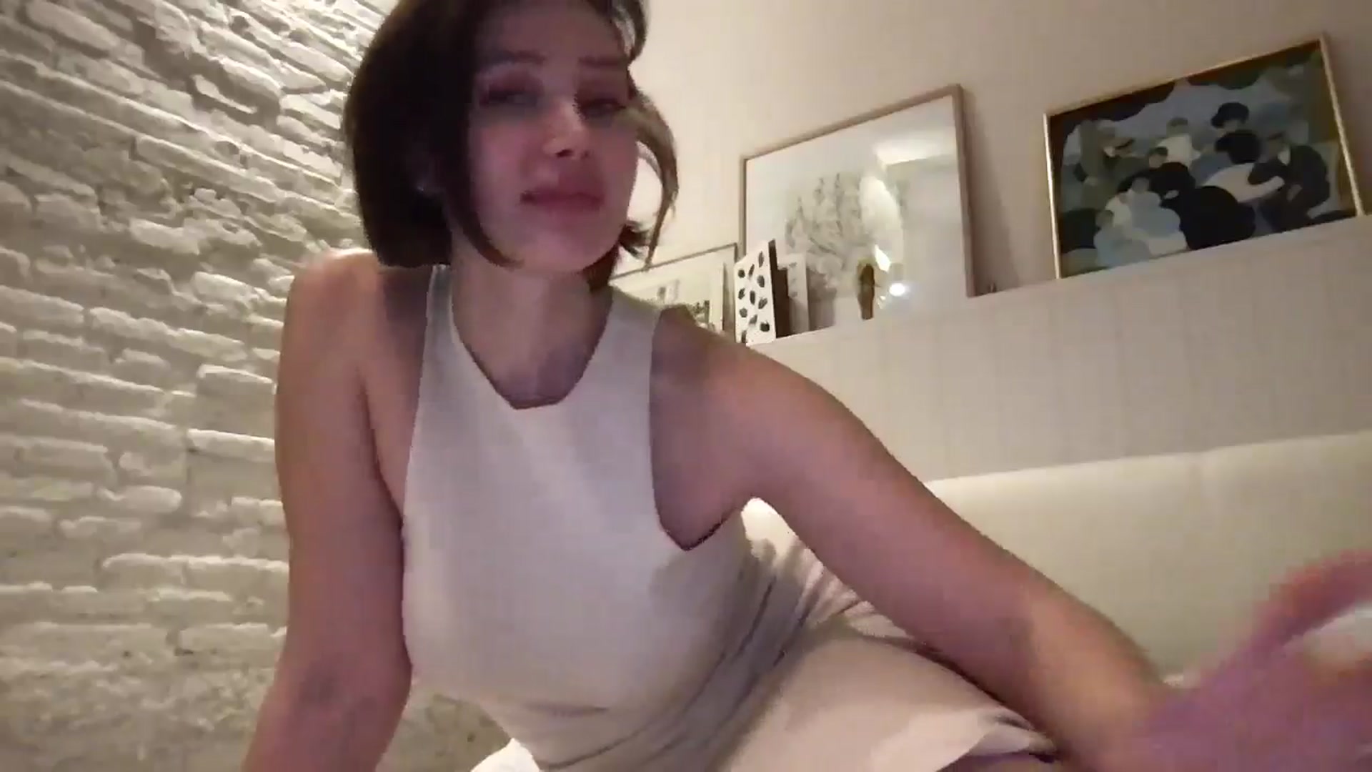 Gallery image thumbnail from LaLune's myfreecams stream on, 12/21/2025, 20:30 image 5 of 20