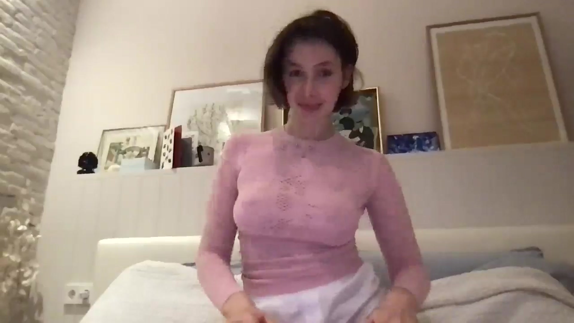 Gallery image thumbnail from LaLune's myfreecams stream on, 01/20/2026, 17:57 image 2 of 20