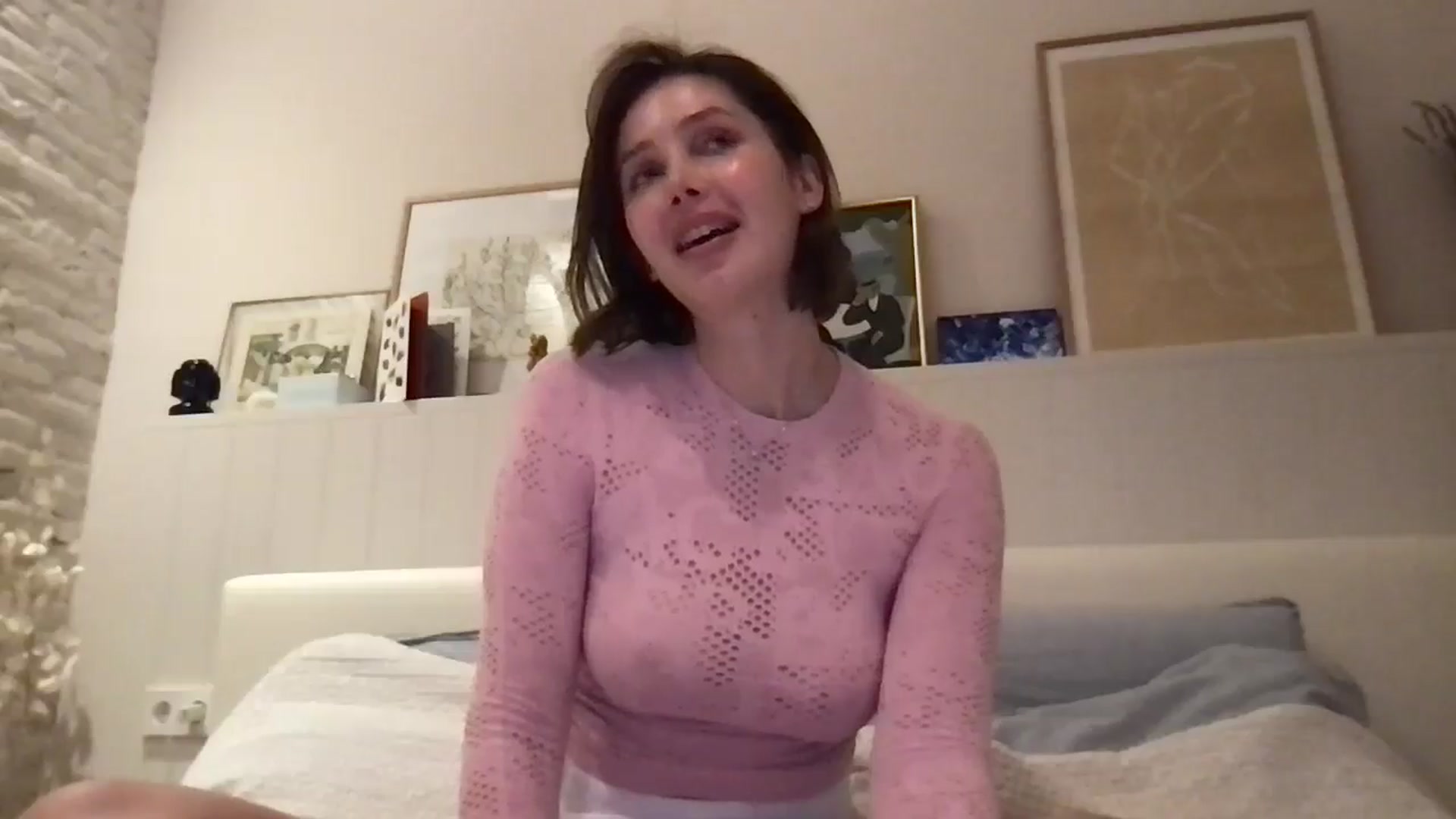 Gallery image thumbnail from LaLune's myfreecams stream on, 01/20/2026, 17:57 image 16 of 20